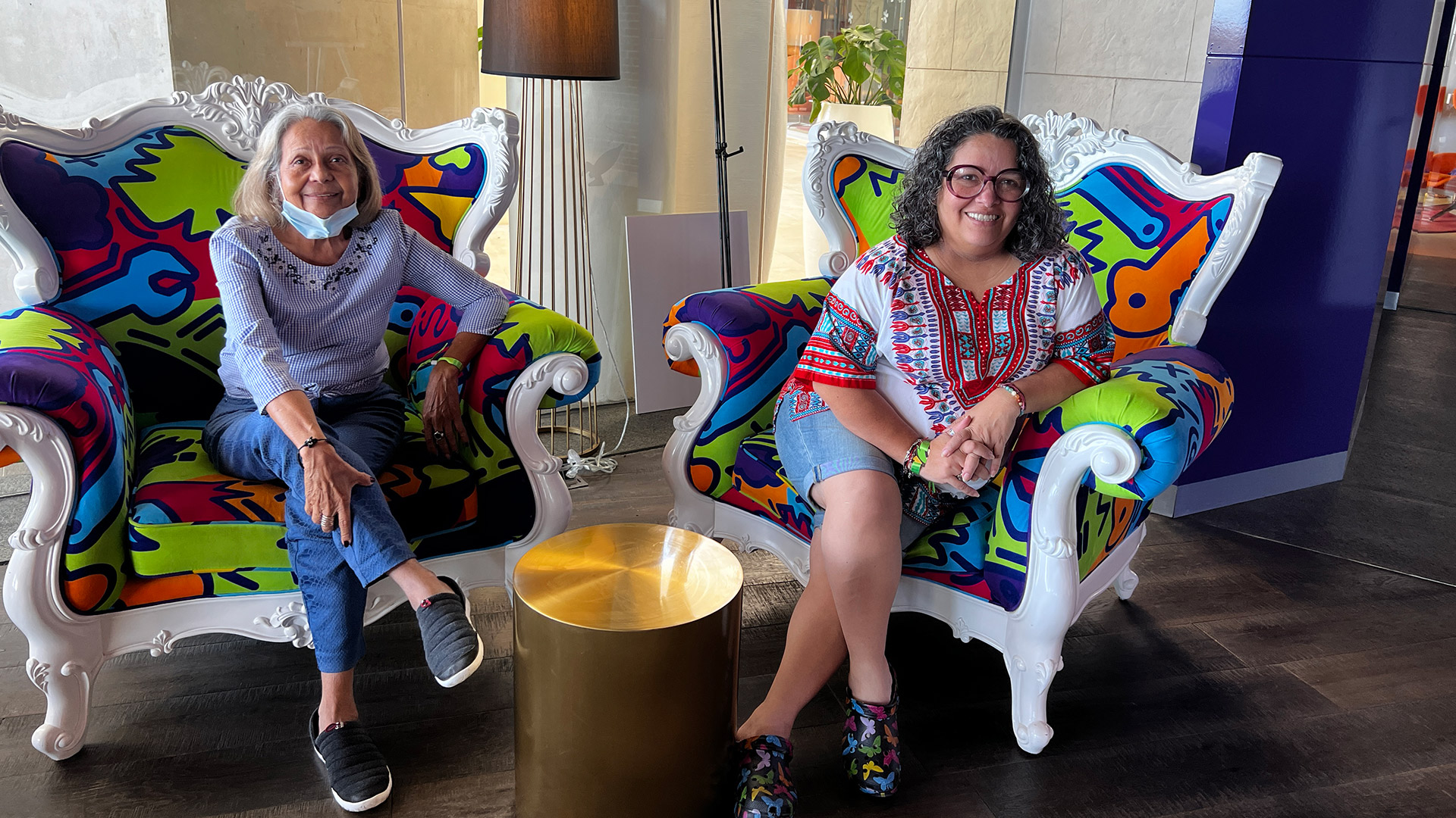 Mi madre ya tiene 68 años y en el hotel teníamos que tapar la puerta evitar que se escapara por las noches. El Alzheimer empieza a afectar su comportamiento