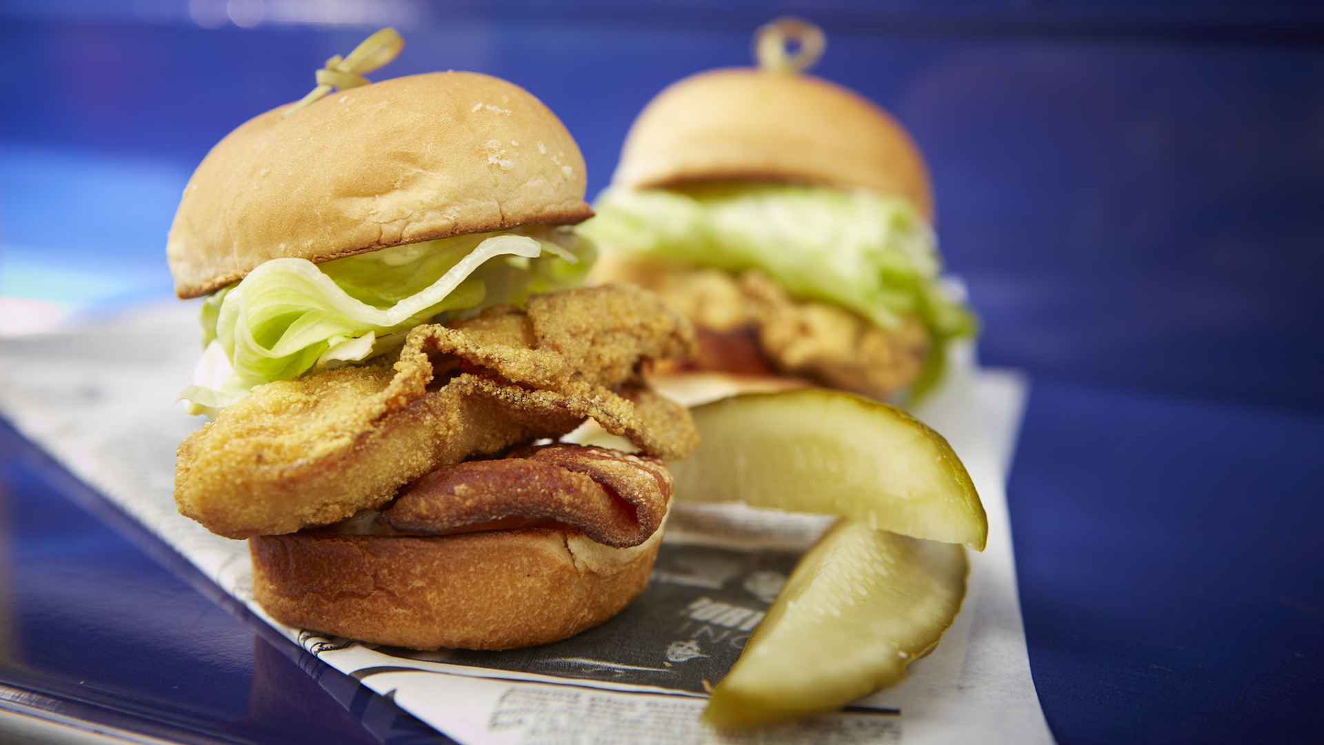 Un po’ boy es un sándwich típico de Nueva Orleans. Consiste en una baguette parecida a la baguette francesa adornada con crudités como tomates en rodajas y lechuga o col blanca, y cubierta con carne asada o mariscos fritos (Getty Images)