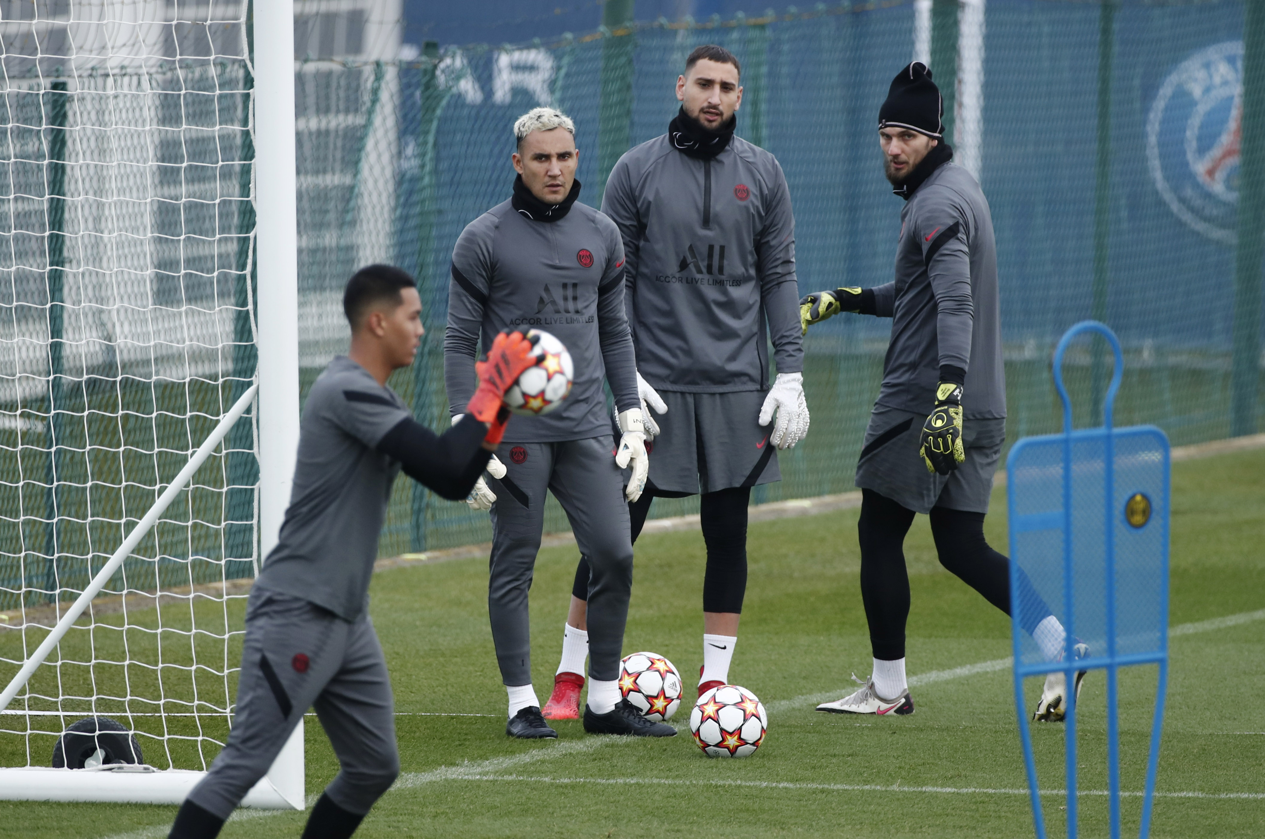 Donnarumma y Navas, durante una práctica en el PSG (REUTERS/Benoit Tessier)
