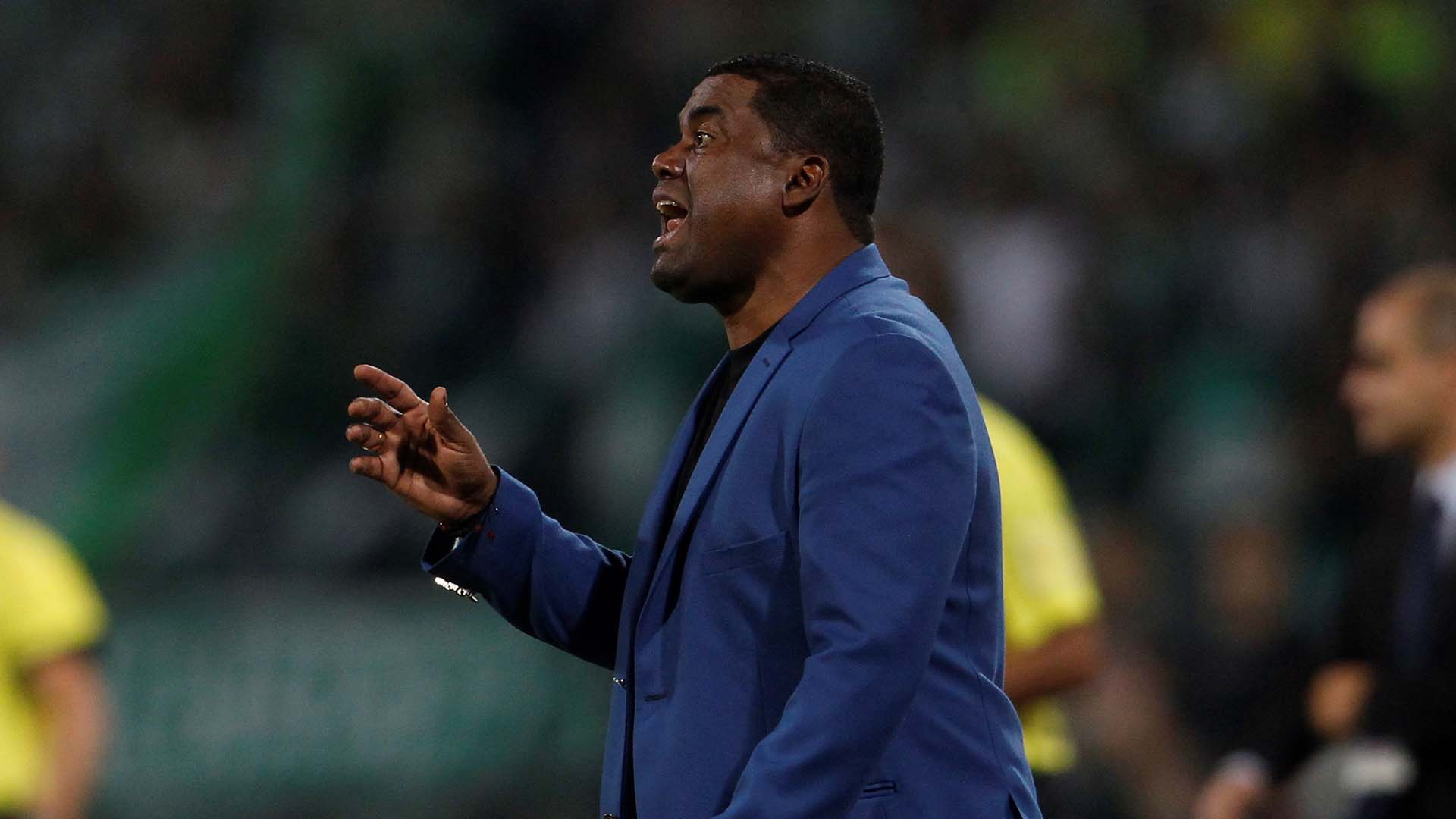 En la imagen, el entrenador de Alianza Petrolera, Hubert Bodhert. Foto: EFE/Luis Eduardo Noriega A./Archivo