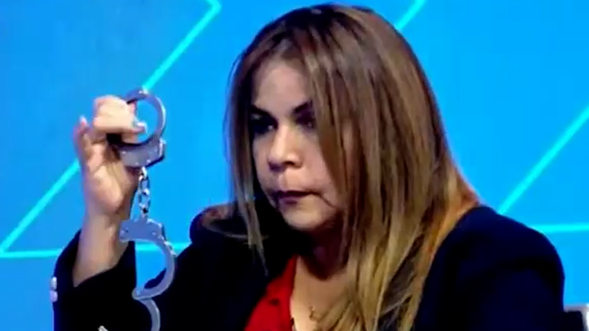 Sobre la diputada venezolana pesan denuncias de corrupción y violaciones a los derechos humanos en su país