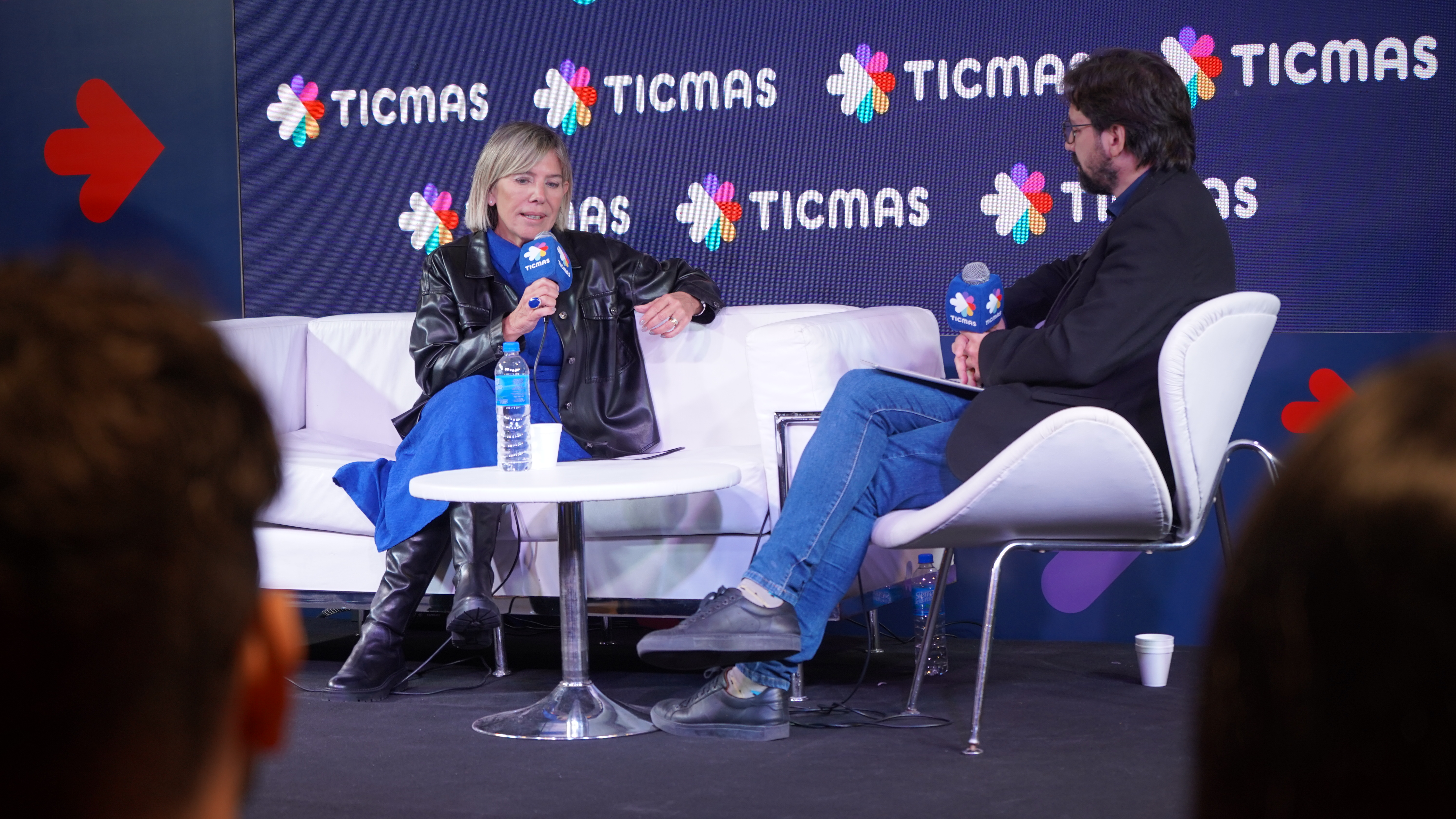 Elena Duro en el auditorio de Ticmas en la Feria del Libro