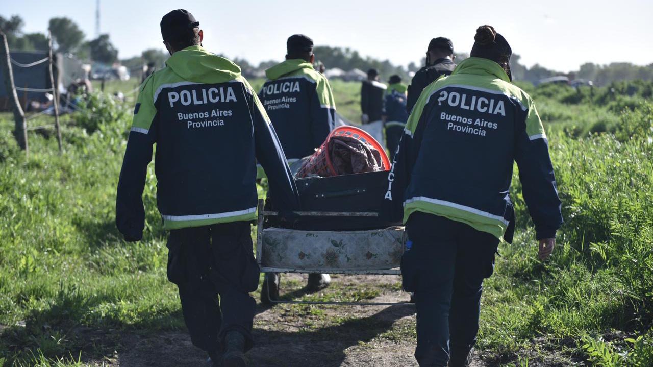La policía de la provincia de Buenos Aires desalojó el predio de Guernica en 2020 (Adrián Escandar)