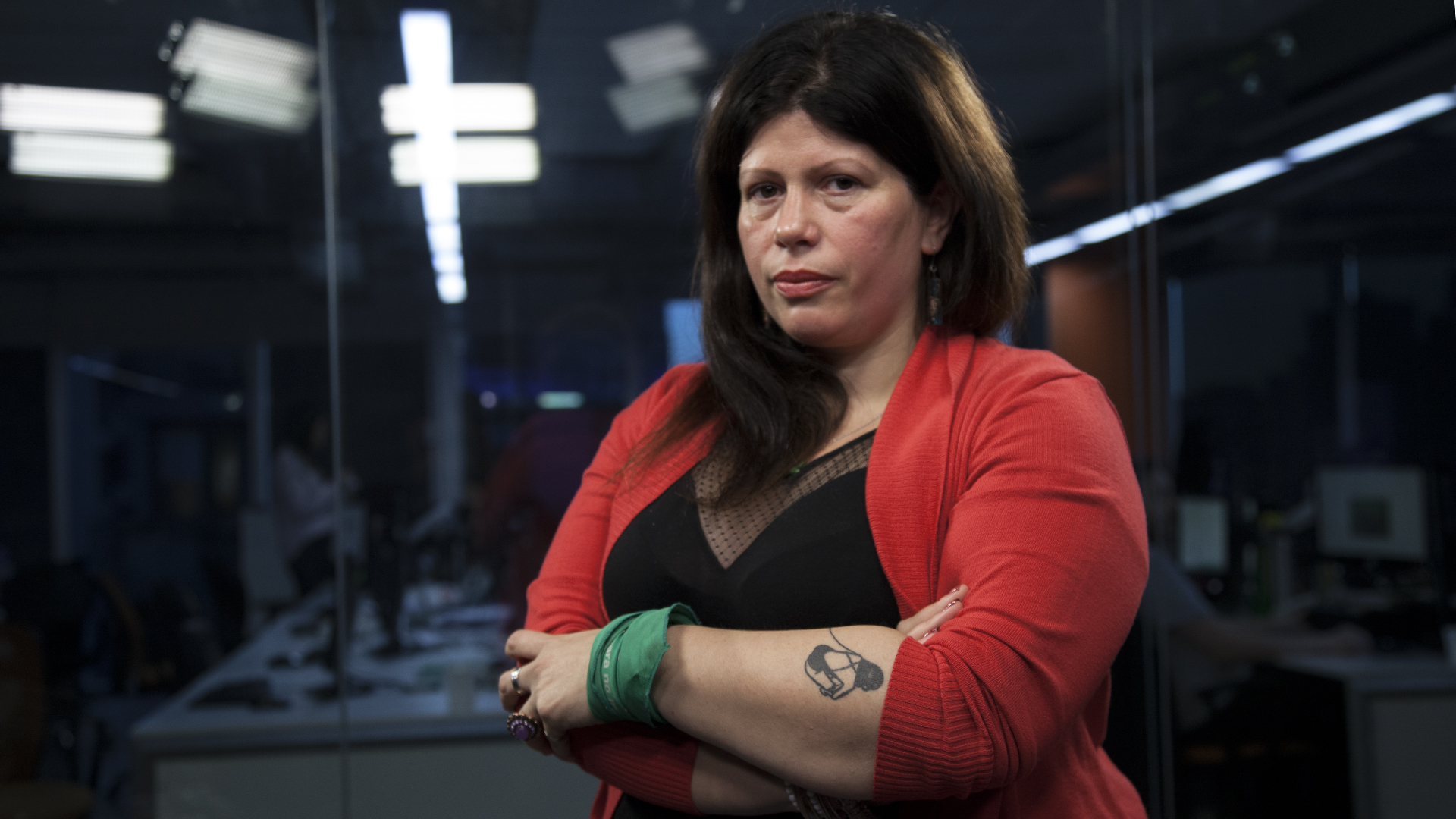 Dolores Reyes, autora de Cometierra, escribió uno de los relatos del libro (Crédito: Santiago Saferstein)