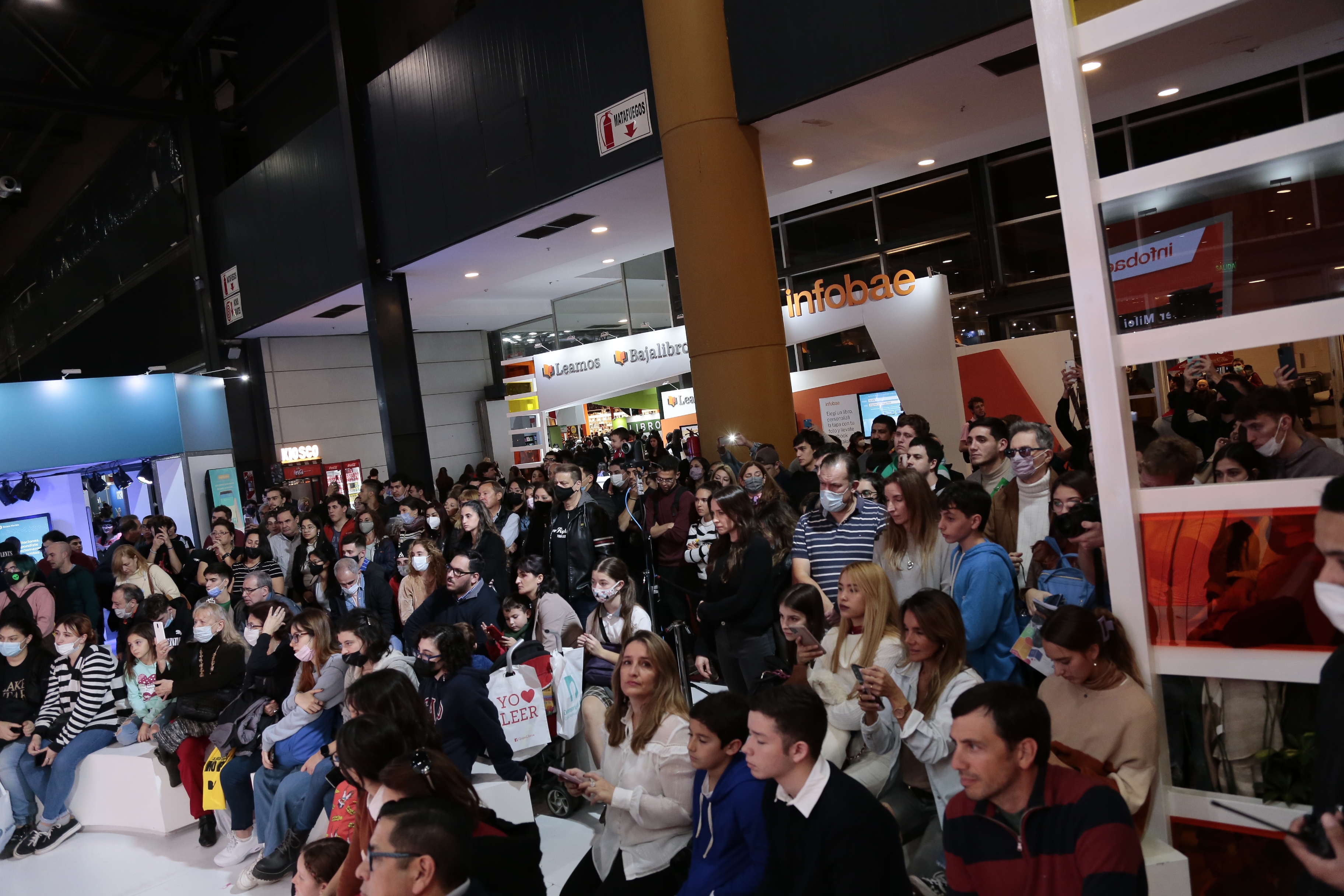 La entrevista a Javier Milei en el stand fue una de las tres participaciones del funcionario que sortea su salario en la Feria. Todas fueron convocantes. / Crédito: Luciano González