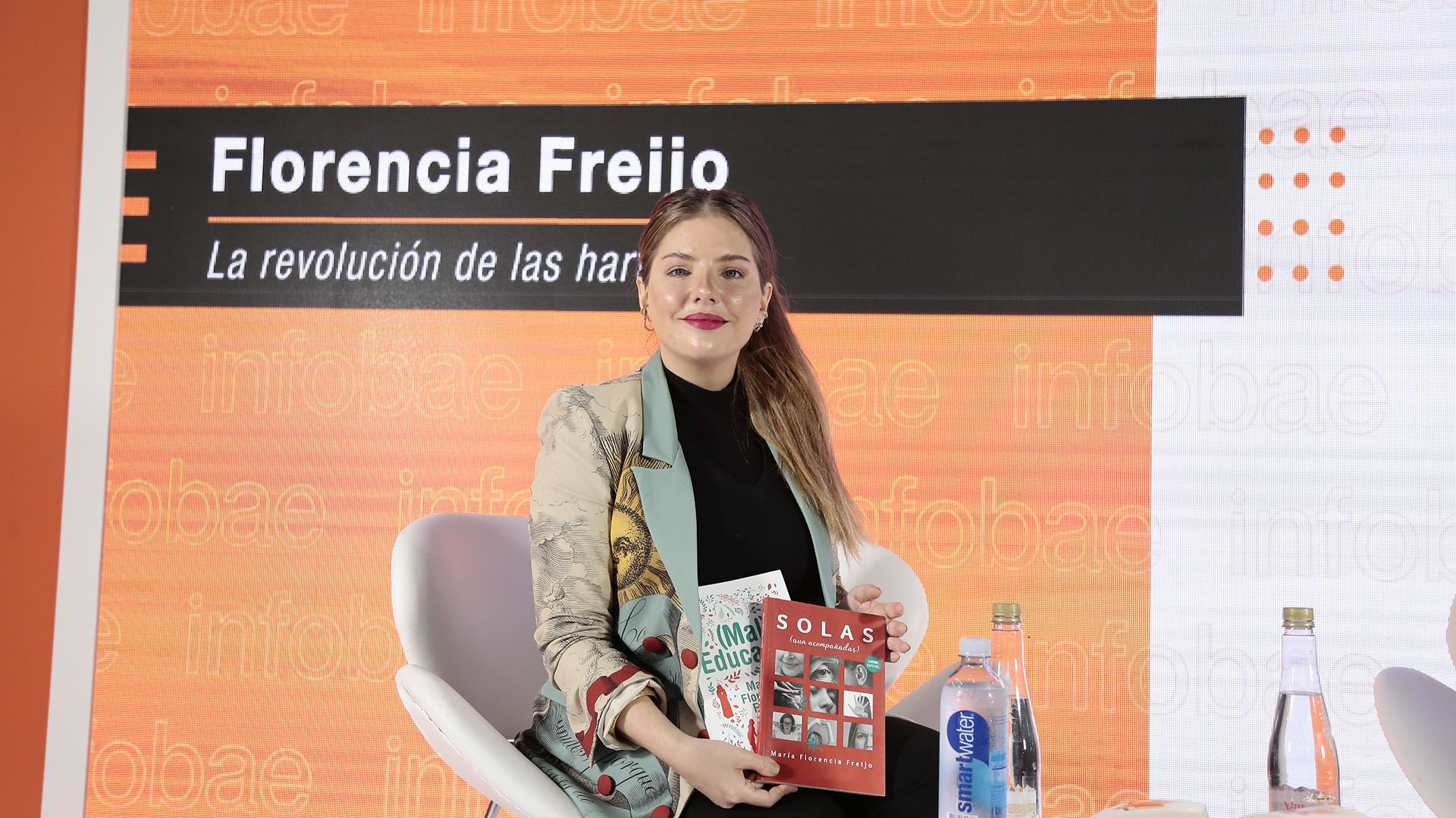 La autora Florencia Freijo, una de las más vendidas en el stand de Planeta, pasó por el stand con sus libros con perspectiva feminista. / Crédito: Luciano González