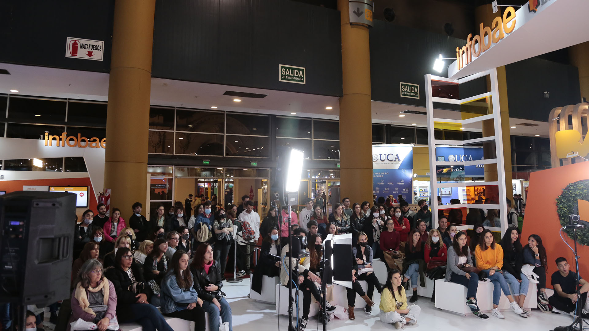 Atención plena en el stand de Infobae para escuchar sus consejos para llevar adelante vínculos sexo-afectitvos saludables. / Crédito: Luciano González