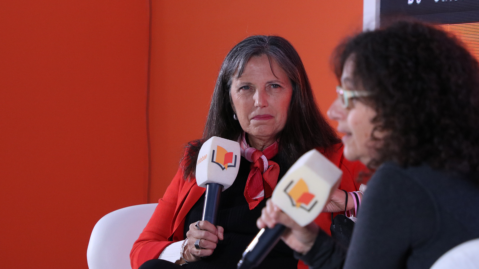 La escritora, dramaturga y guionista Claudia Piñeiro dialogó con Patricia Kolesnicov y dio algunas pistas sobre la segunda temporada de la serie "El reino". / Crédito: Augusto Fornaciari