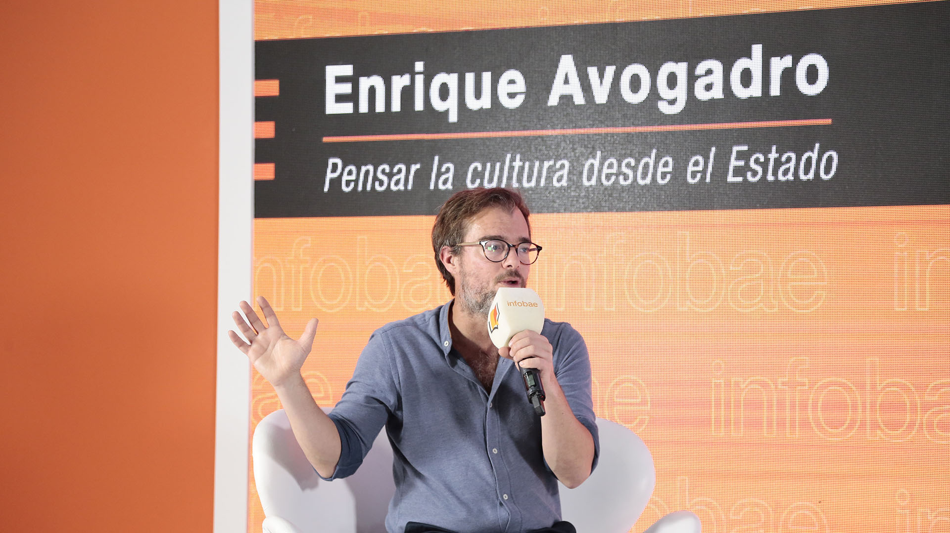 El ministro de Cultura de la Ciudad, Enrique Avogadro, fue uno de los entrevistados. La importancia de la Feria como evento cultural estuvo entre sus reflexiones. / Crédito: Luciano González