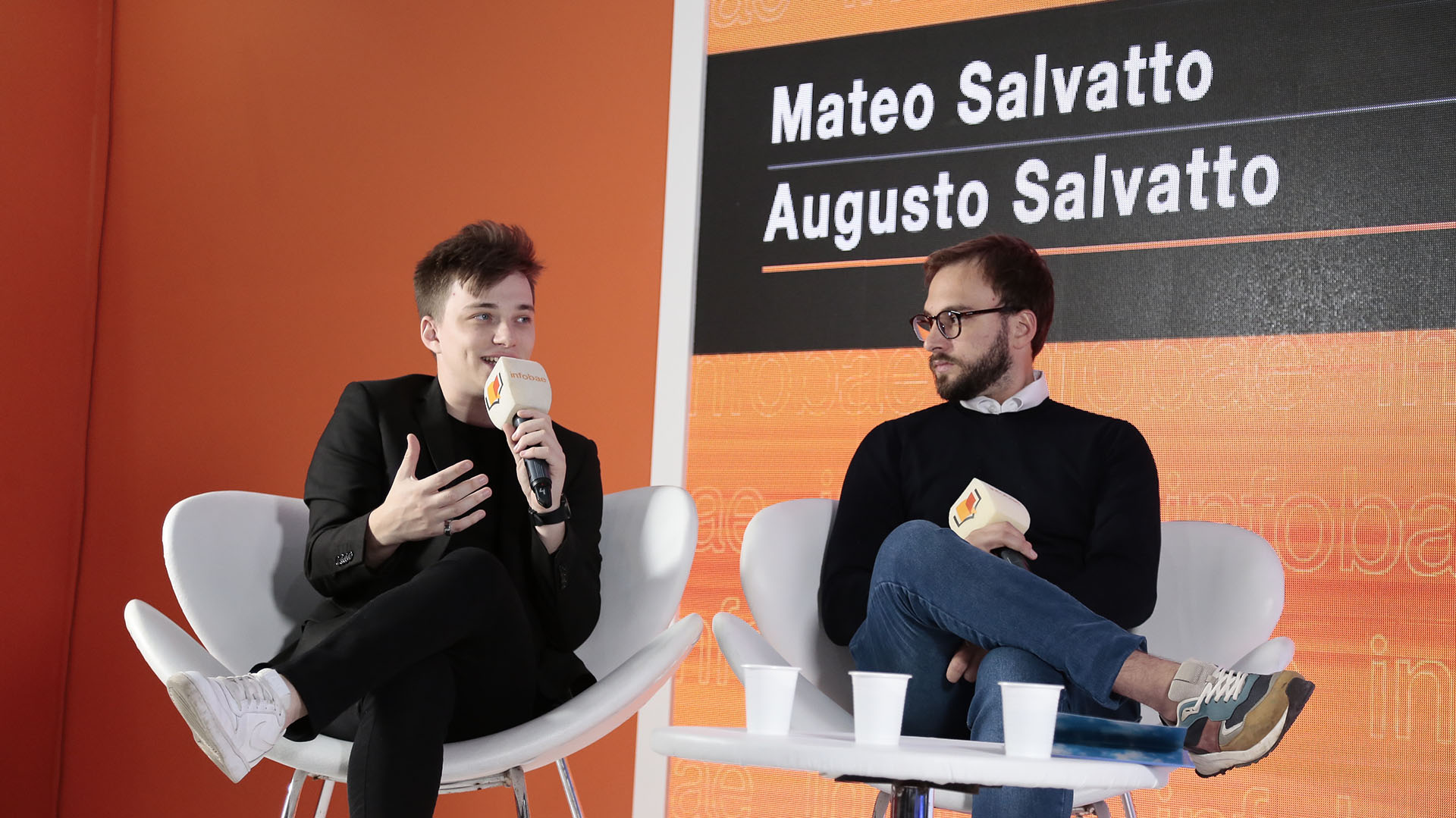 Los hermanos Mateo y Augusto Salvatto, autores de "La batalla del futuro", expusieron sobre las posibilidades de innovar en la Argentina. / Crédito: Luciano González