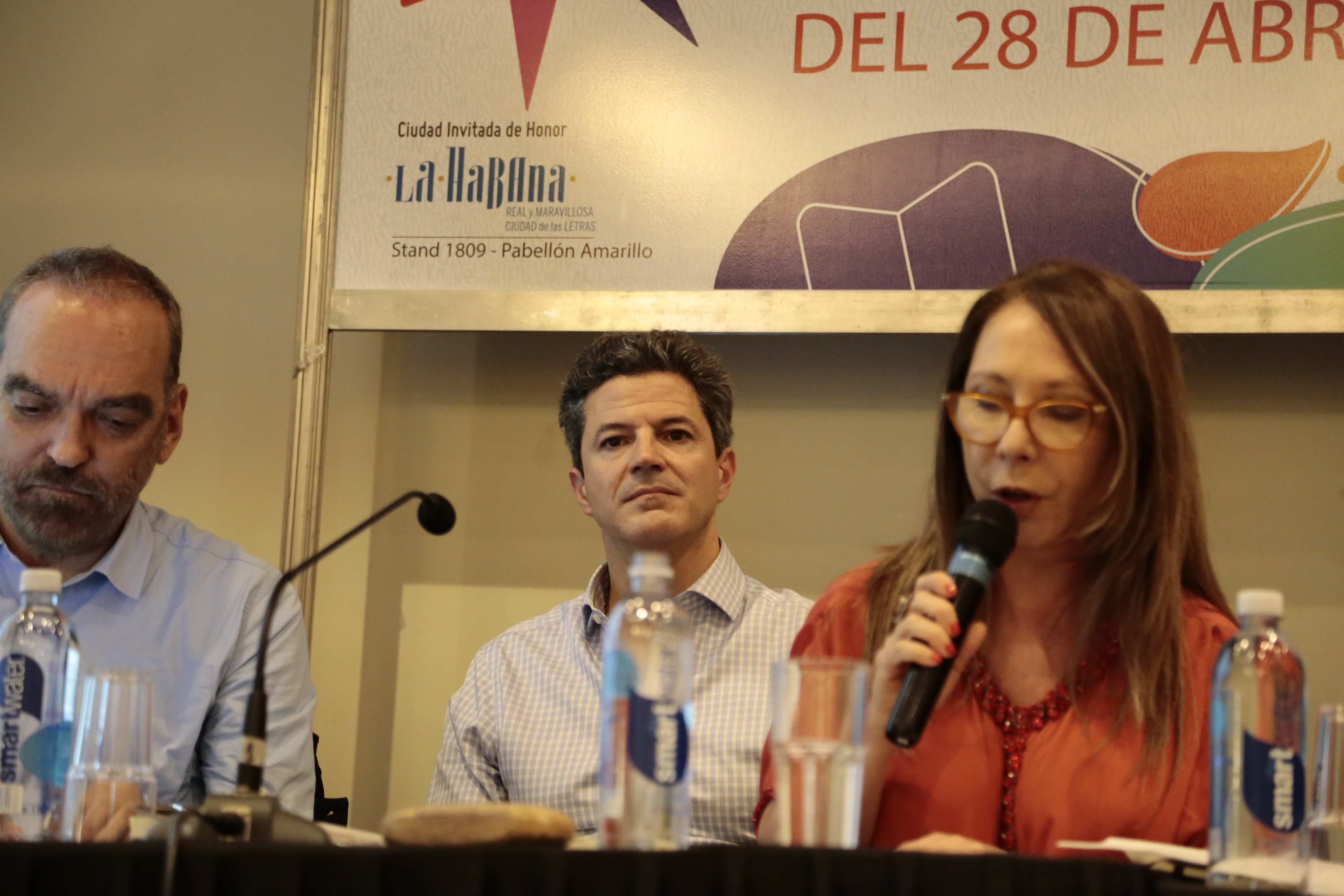 Atentos. Fernando Iglesias, Luciano Laspina, Laura Di Marco. (Foto: Luciano González)