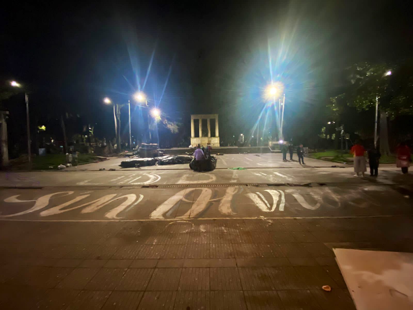 El secretario de Gobierno, Felipe Jiménez, indicó que, desde la noche de este jueves 12 de mayo, comenzarían las labores de mantenimiento del Parque Nacional. Foto: Twitter Felipe Jiménez