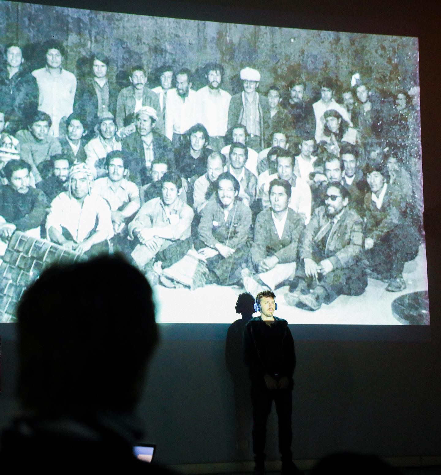 La propuesta incluye una experiencia narrativa, performática y sensorial
