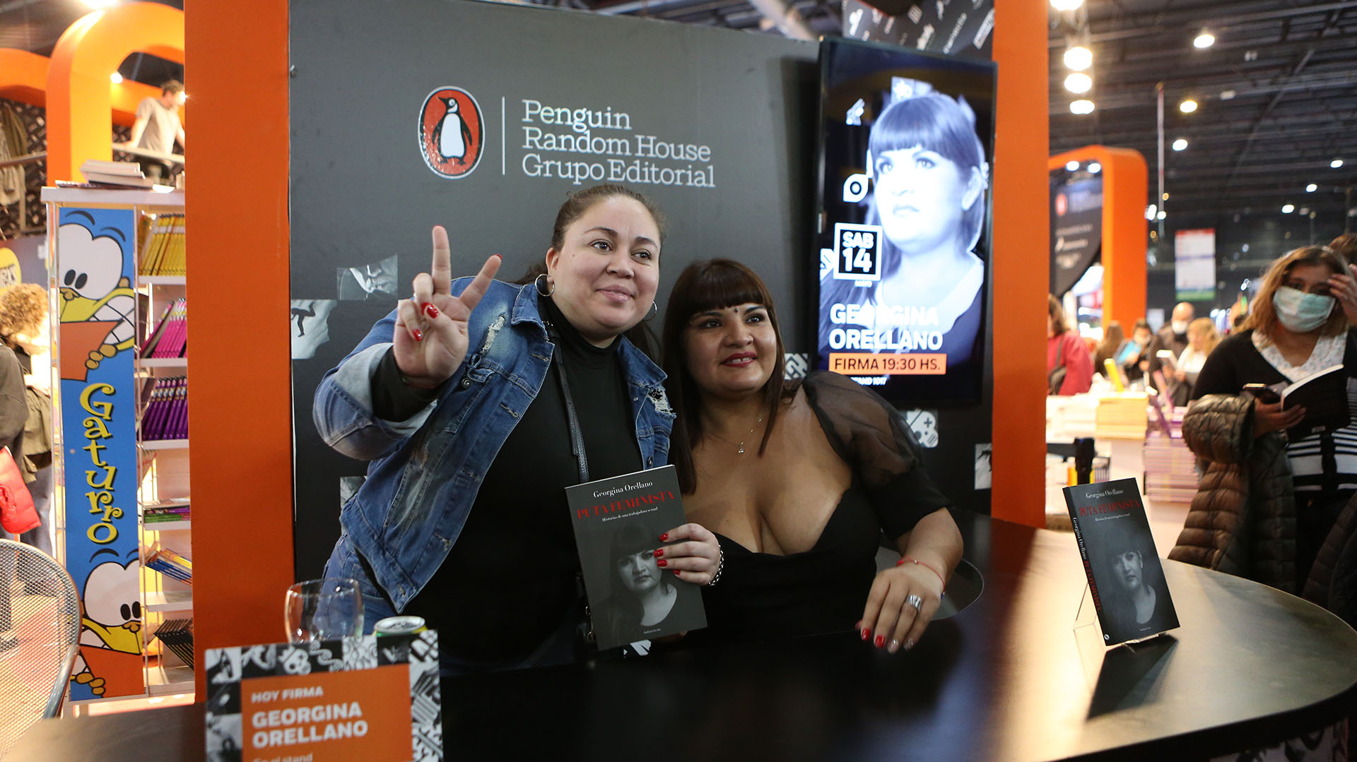 "Hay gente que se acerca a las trabajadoras sexuales para poder acceder a su derecho al goce. Personas que les falta una pierna, que tienen lupus, que están en sillas de rueda, que son gordas, enanos, que tienen síndrome de Down" (fotos Matías Arbotto)