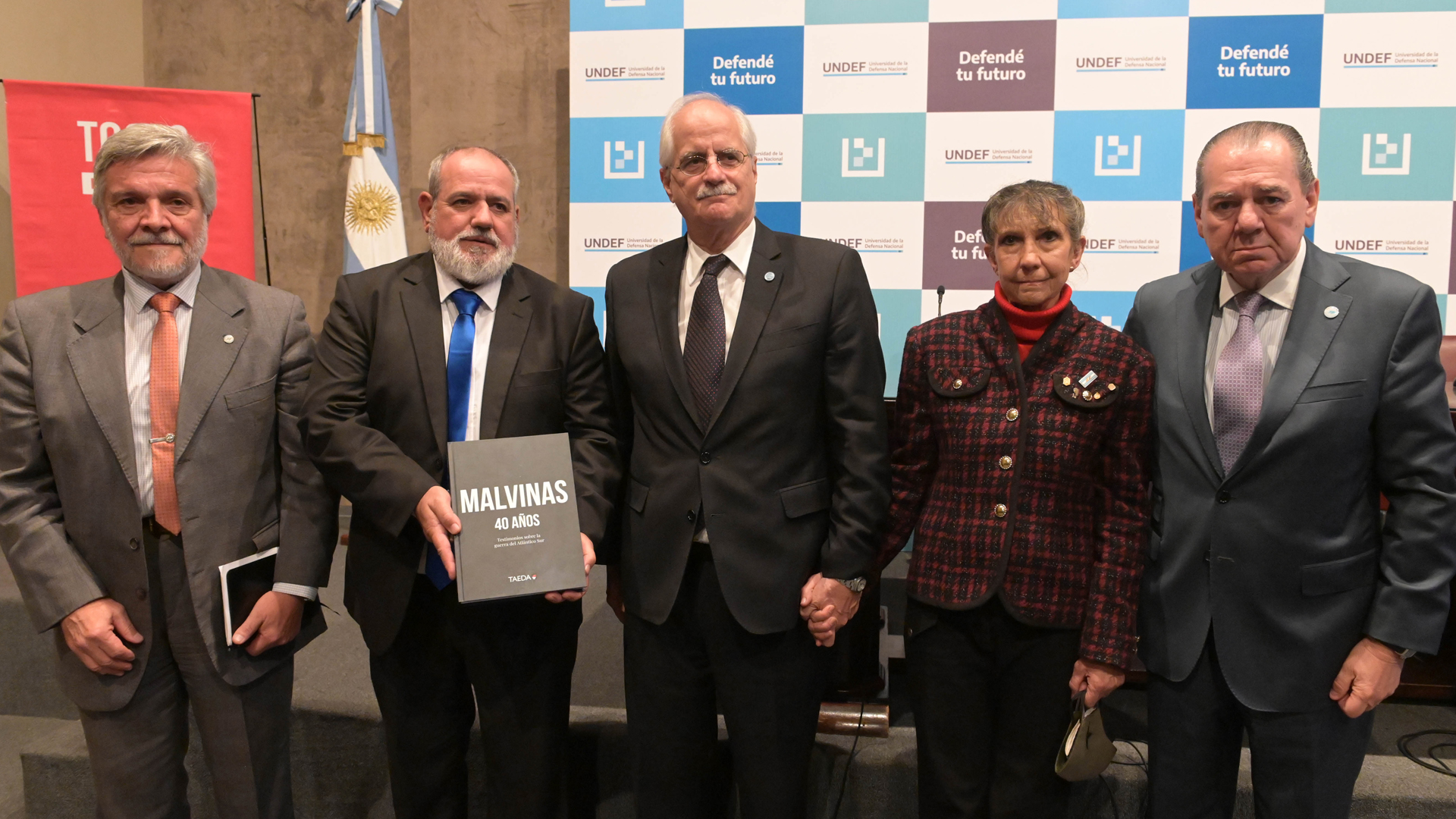 El ministro de Defensa Jorge Taiana participó del lanzamiento de Malvinas, 40 años. Testimonios sobre la guerra del Atlántico Sur. (Fernando Calzada)
