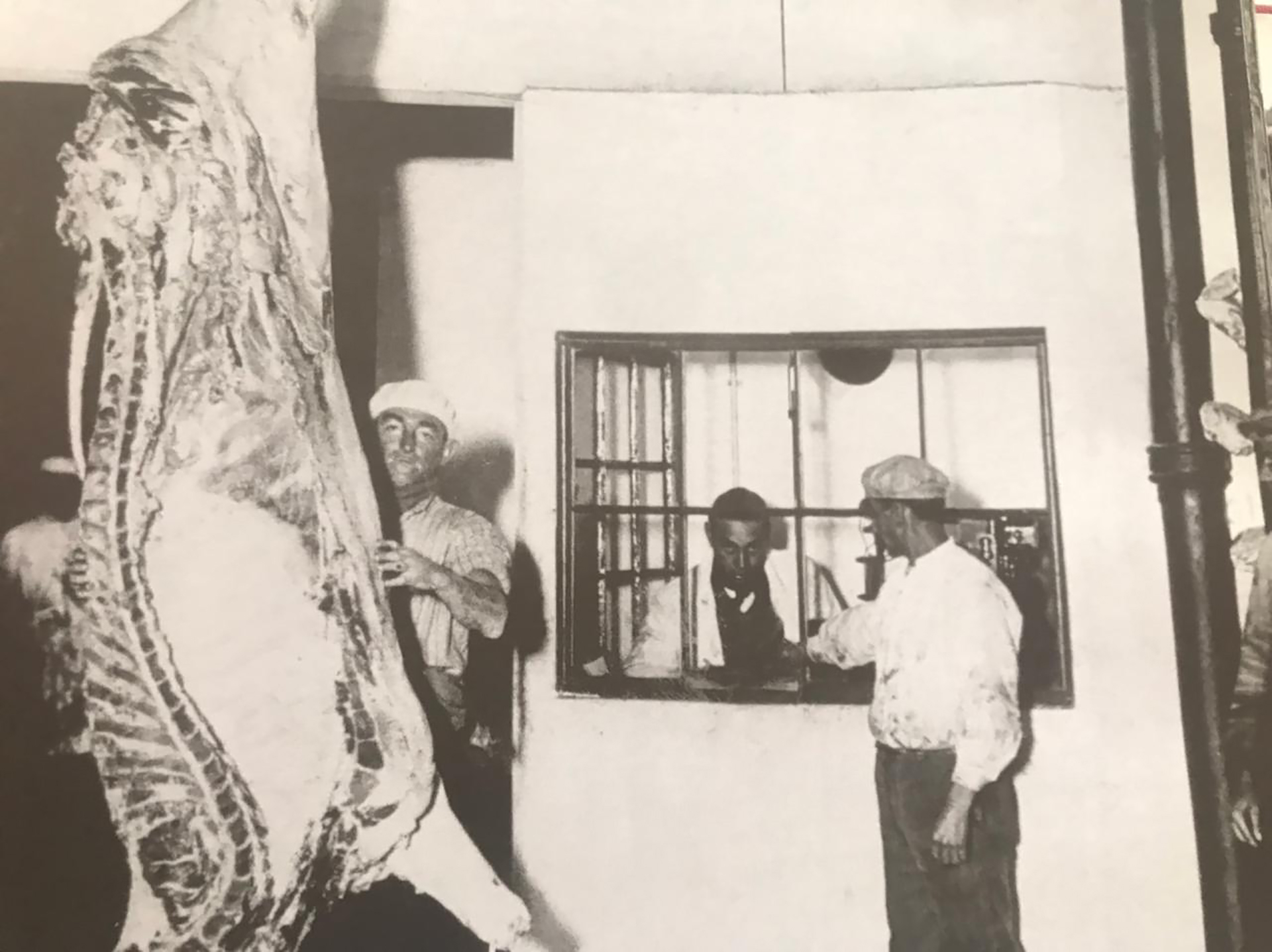 Actividad de faena en el mercado.