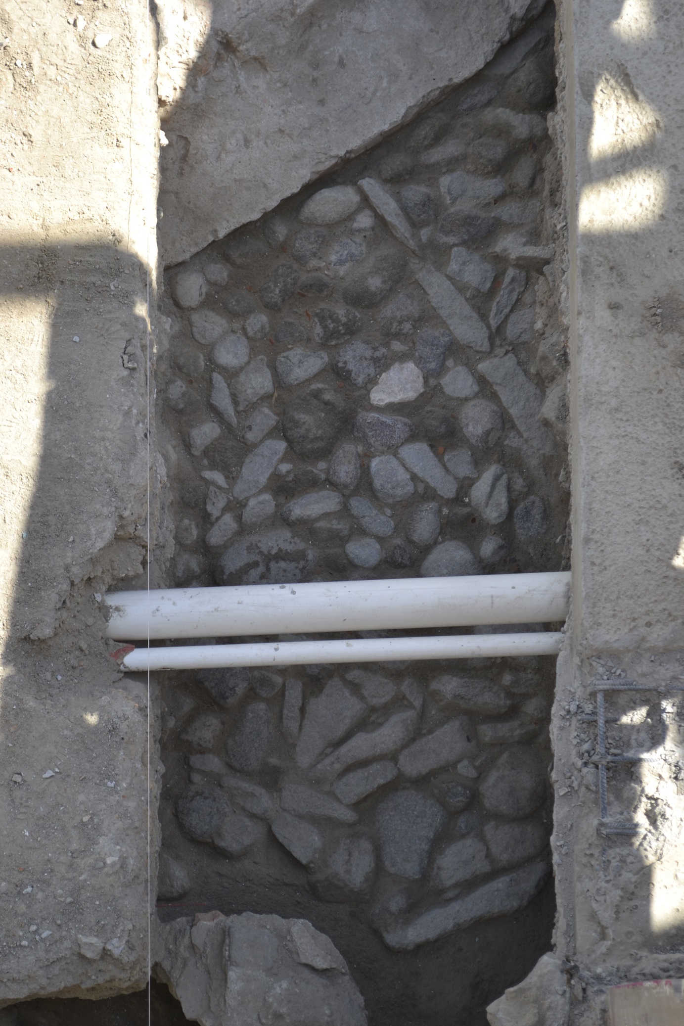 Vestigios hidráulicos de un canal de agua del siglo XIX. Foto: INAH