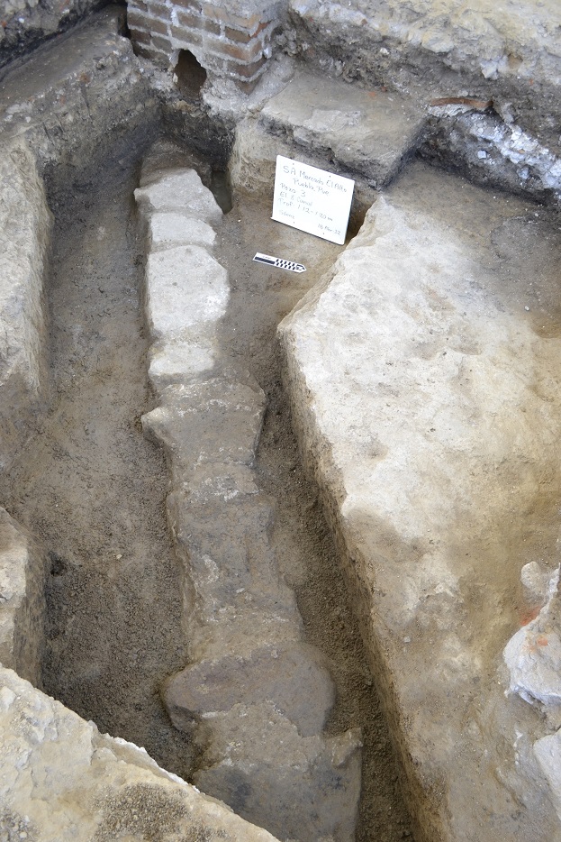 Vestigios hidráulicos de un canal de agua del siglo XIX. Foto: INAH