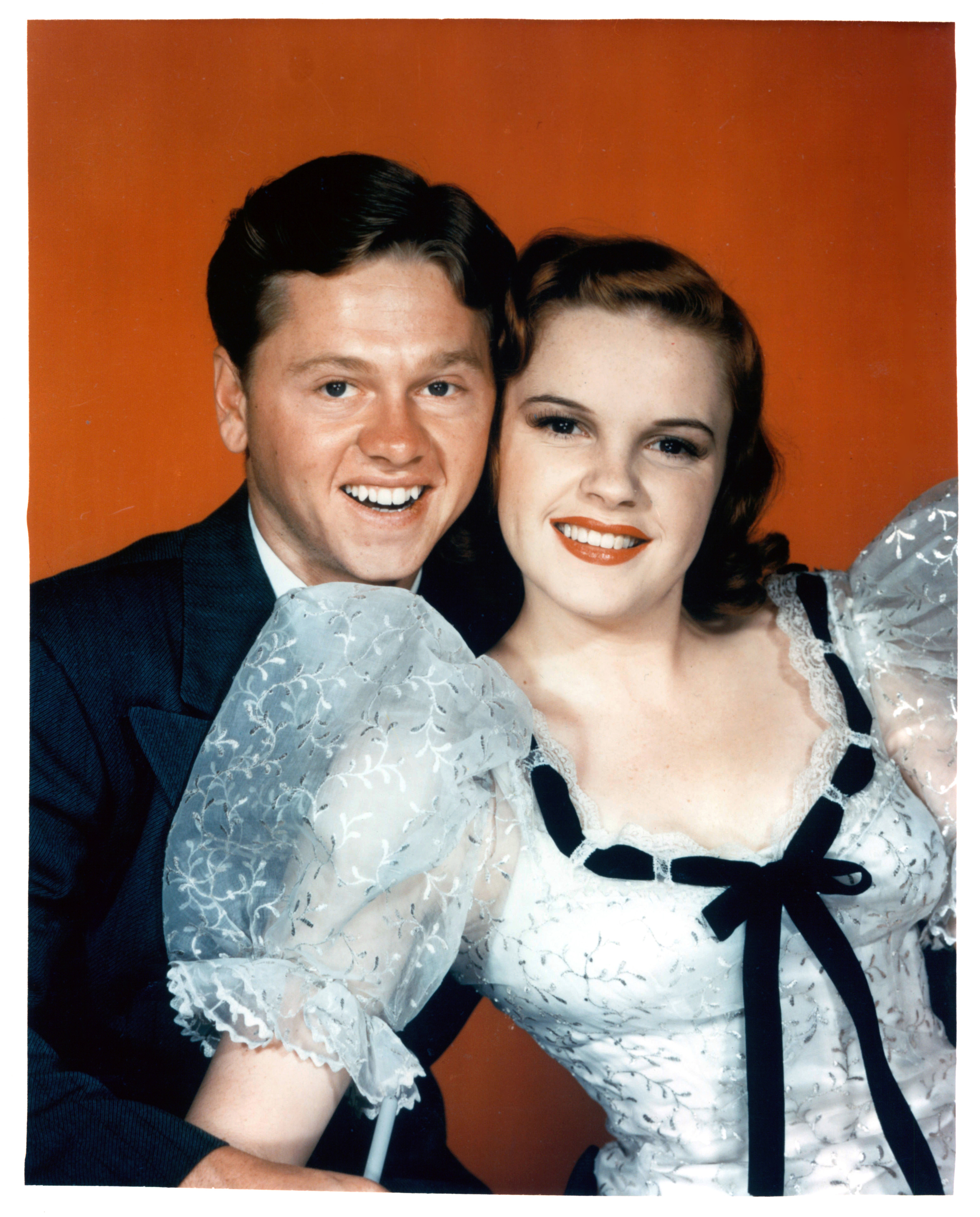 Mickey Rooney y Judy Garland en un retrato publicitario de la película 'Strike Up The Band', 1940. (Foto: Metro-Goldwyn-Mayer/Getty Images)