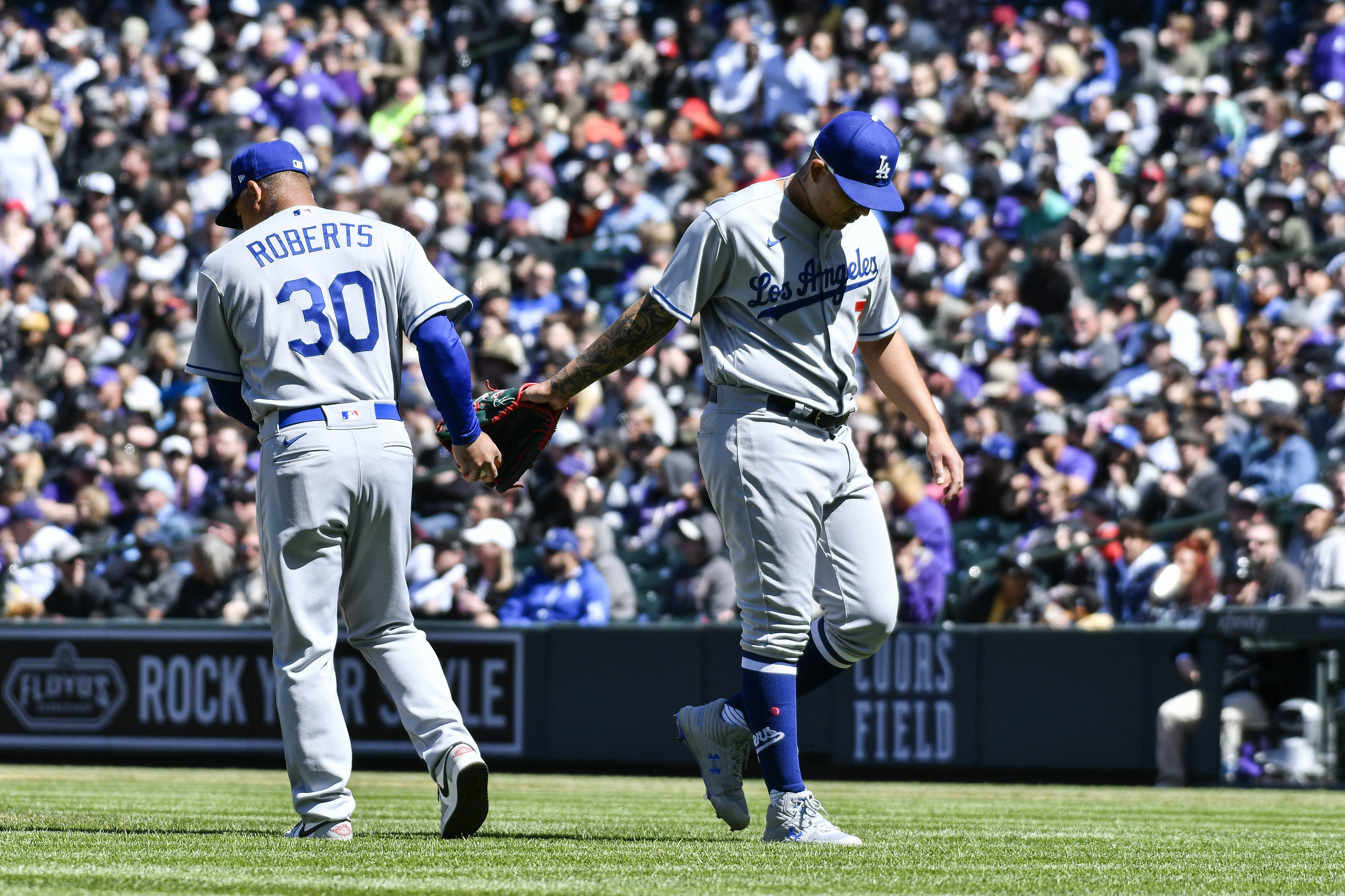 Julio Urías ha tenido uno de los arranques de temporada más complicados en su carrera (Foto: John Leyba-USA TODAY Sports)