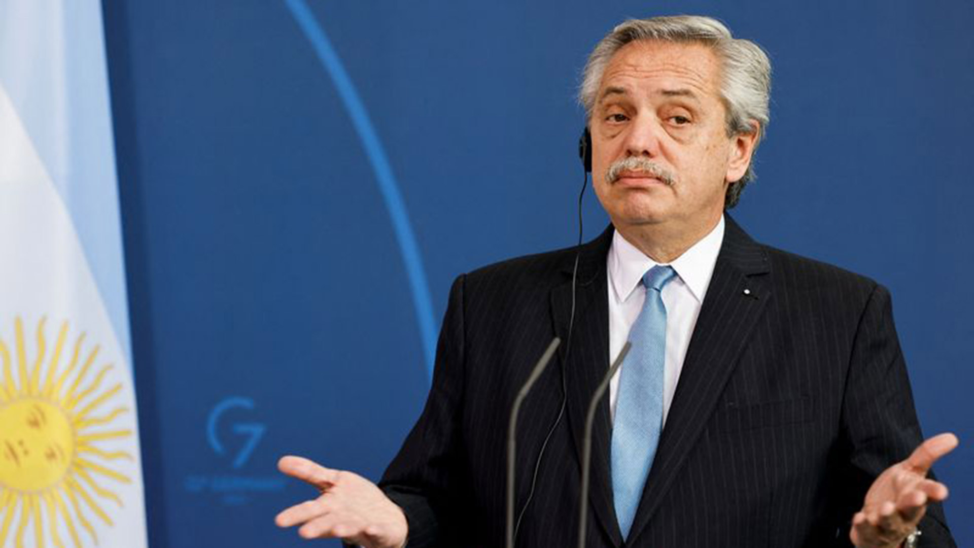 El presidente argentino Alberto Fernández asiste a una conferencia junto al canciller alemán en Berlín, Alemania, el 11 de mayo de 2022. REUTERS/Hannibal Hanschke