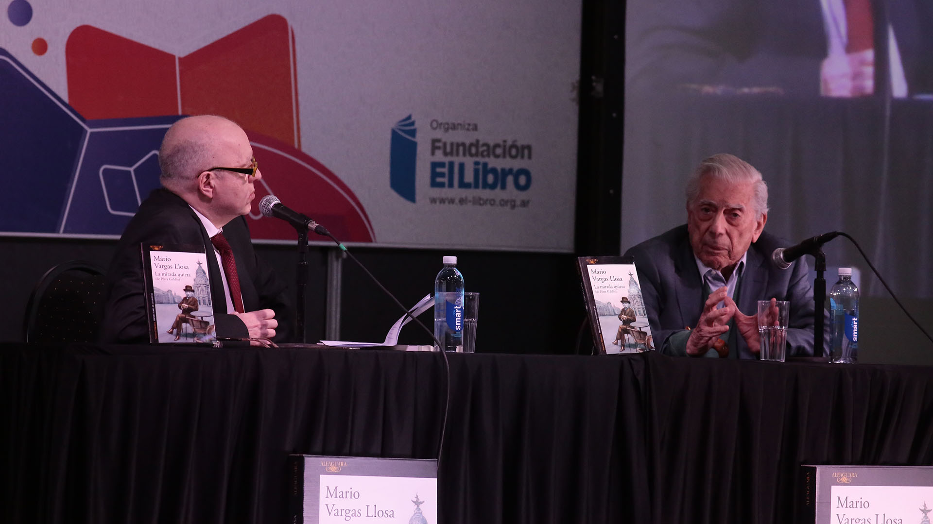 Jorge Fernández Díaz y Mario Vargas Llosa. Presentación de “La mirada quieta”.