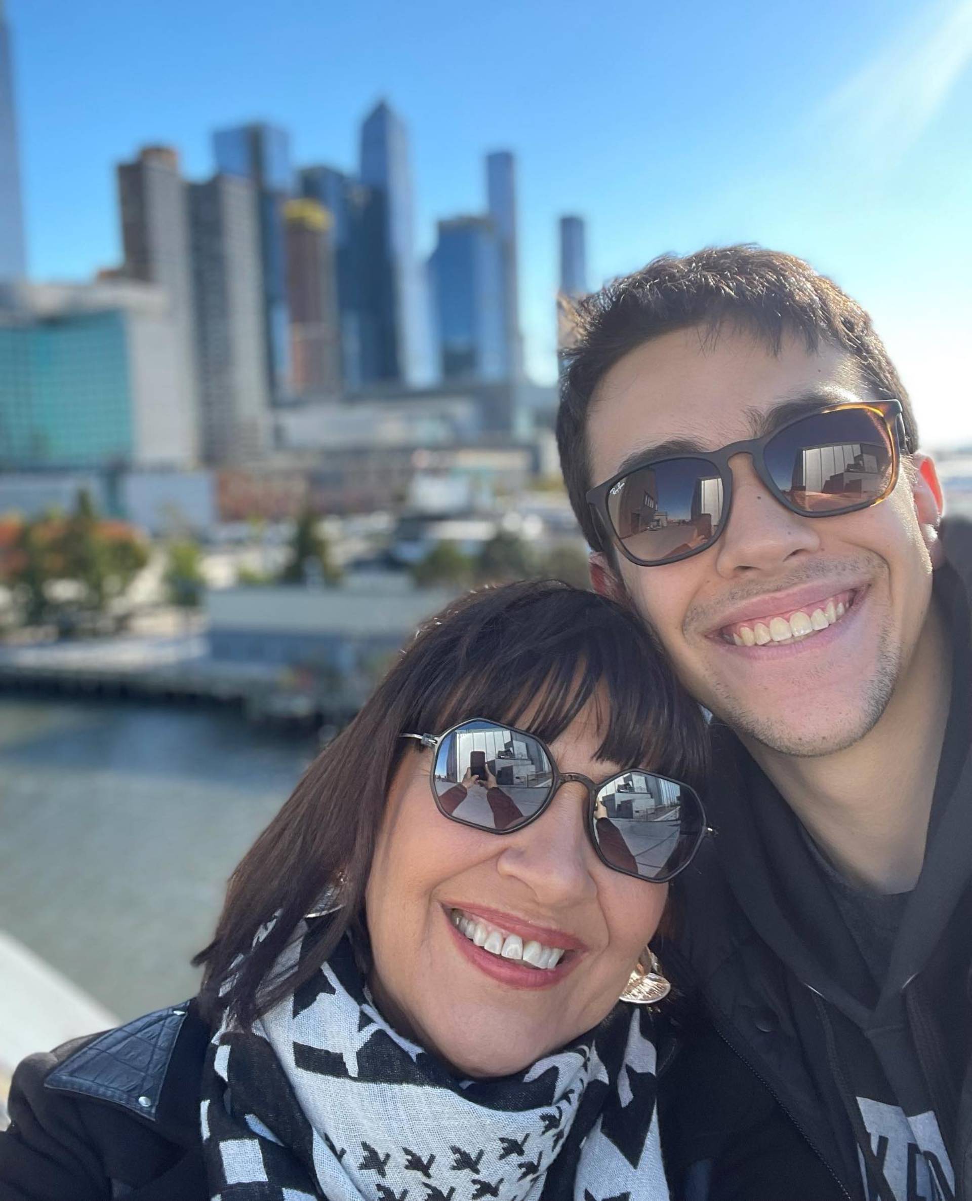 La Negra Vernaci y su hijo