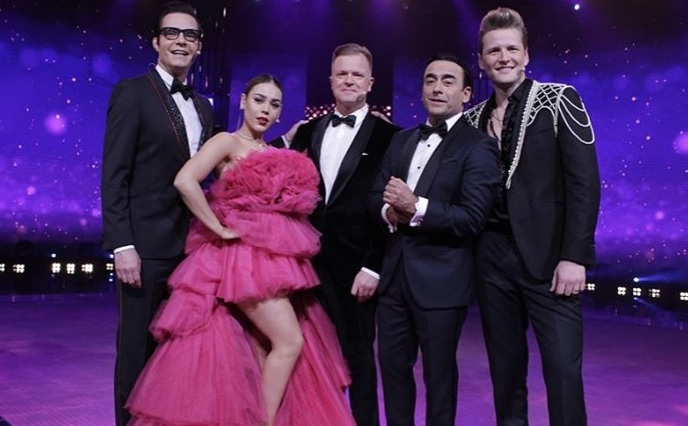 (I-d) Horacio Villalobos, Danna Paola, Arturo López Gavito, Adal Ramones y Alexander Acha en la gala final de "La Academia" de 2019 (IG: laacademiatv)