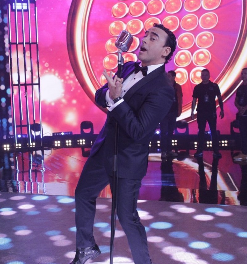 El conductor fue recibido con alfombra roja y mariachis a su llegada a TV Azteca (Foto: Instagram/@laacademiatv)