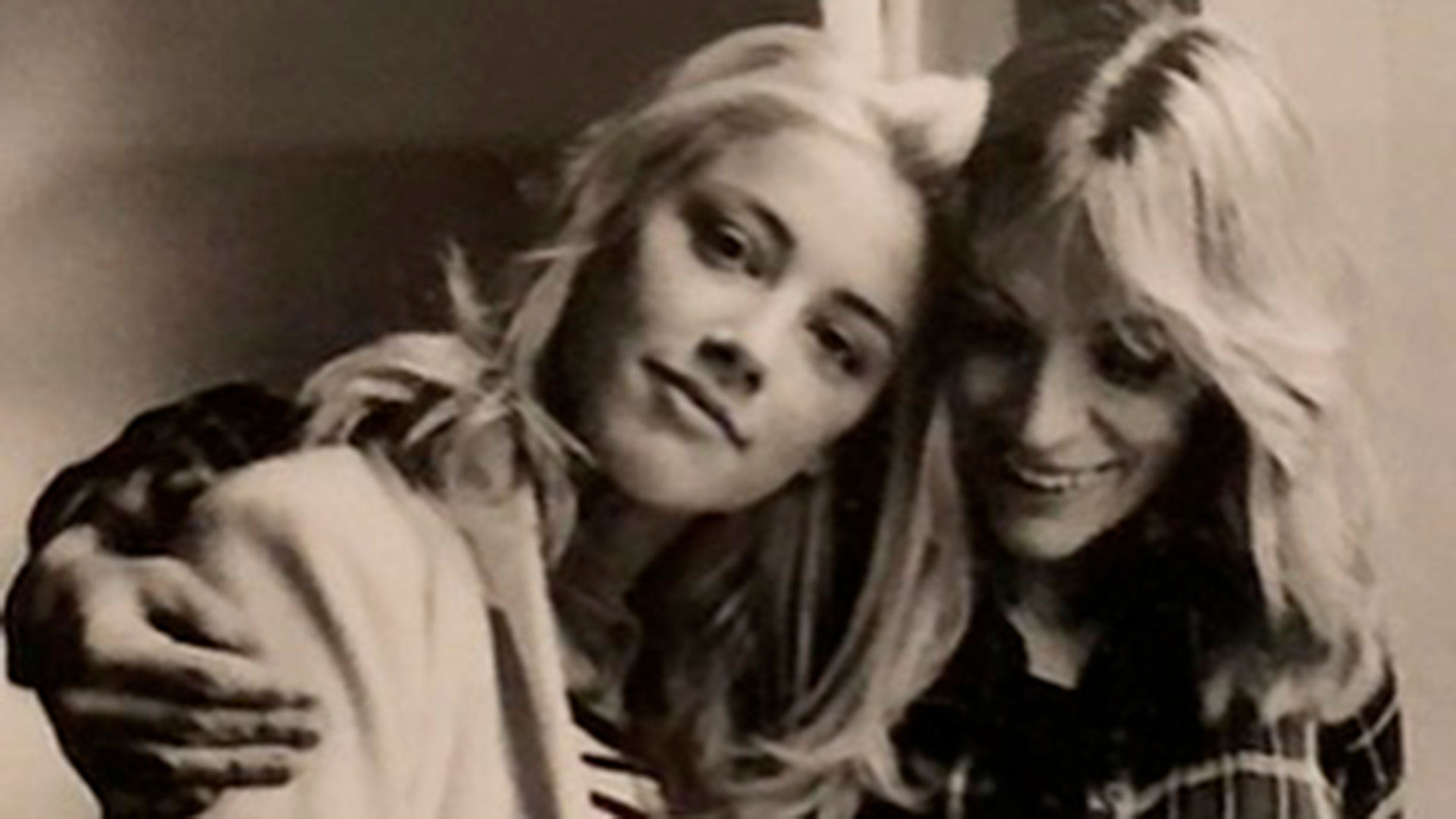 Amber Heard con su madre Paige, fallecida en 2020