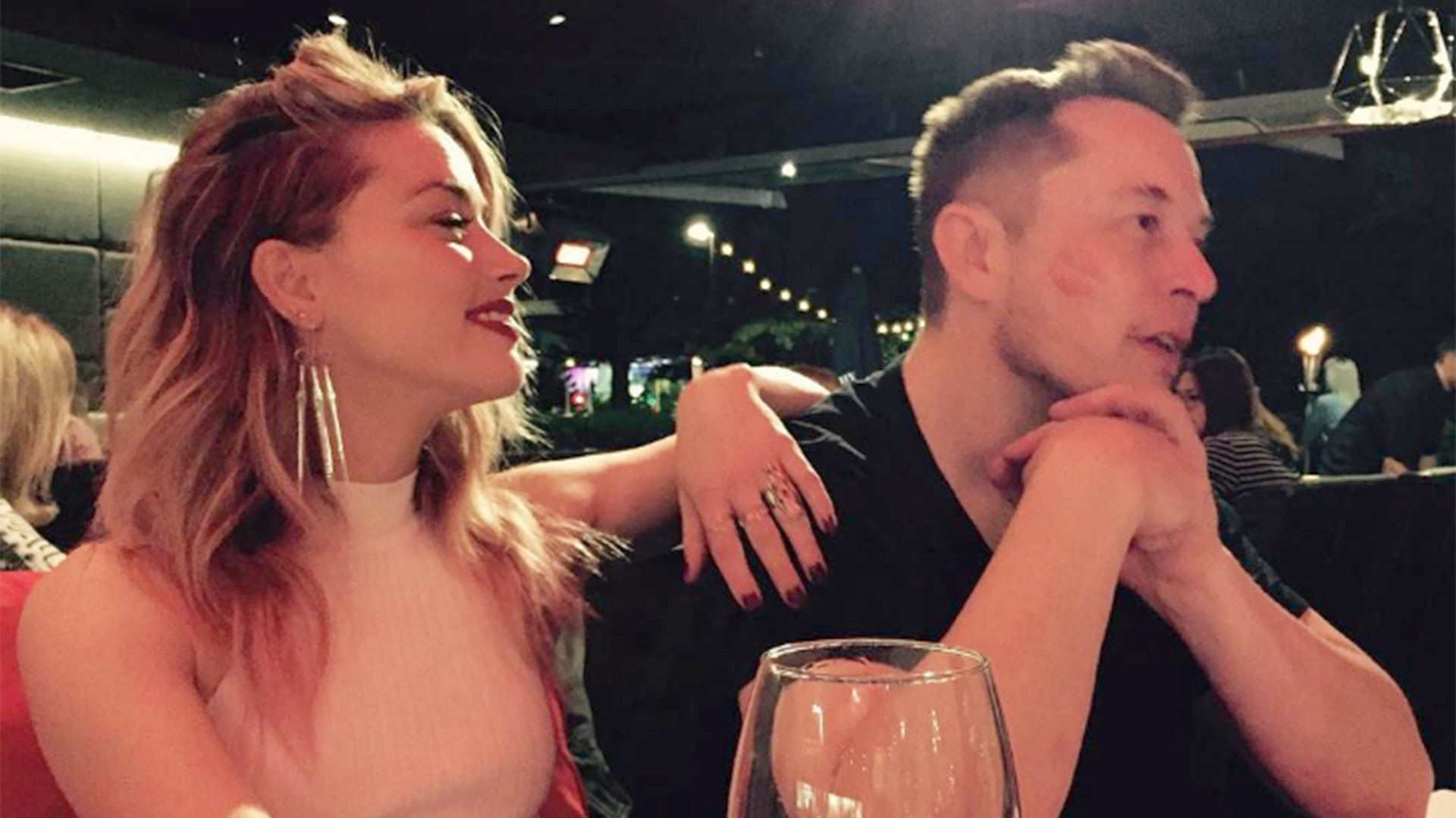 Amber Heard junto a Elon Musk