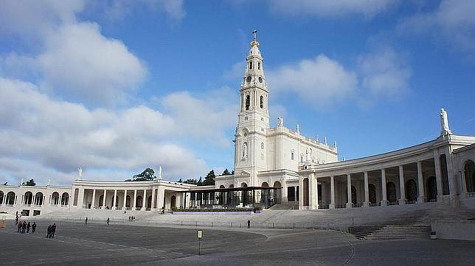 El santuario de Fatima erigido donde la virgen lo había pedido