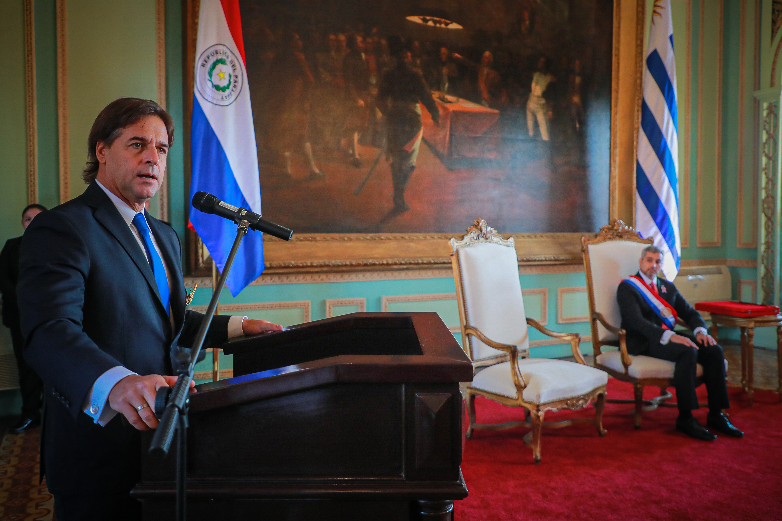 Lacalle Pou considera que la "salida al mar natural" de Paraguay es a través del Puerto de Montevideo.