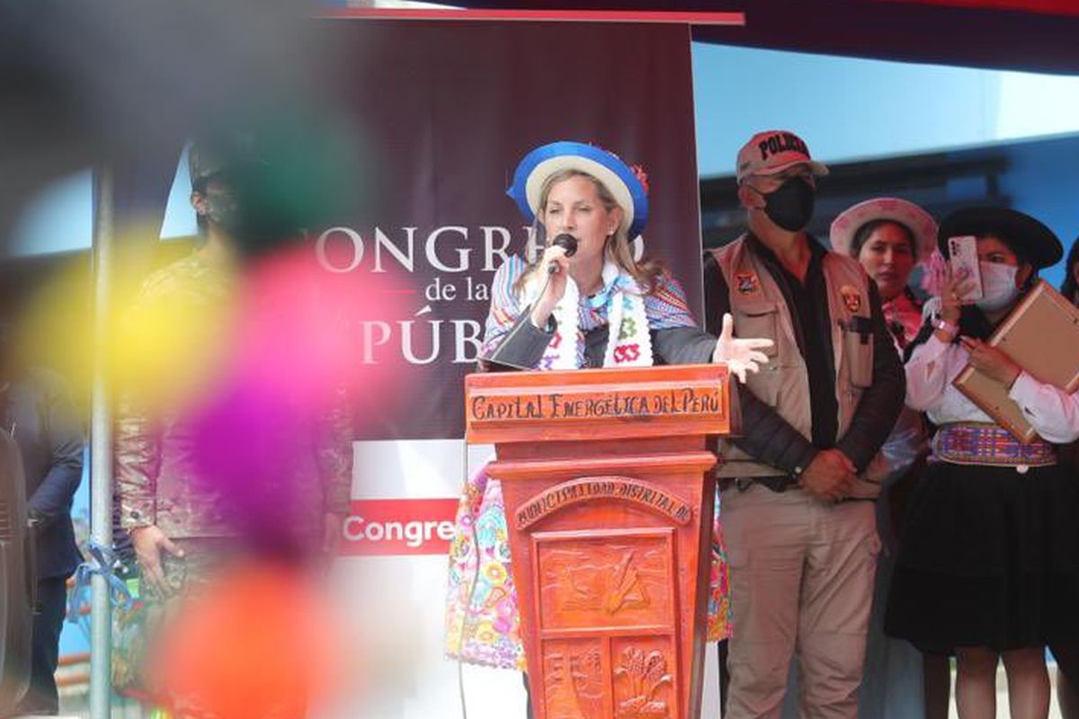 María del Carmen Alva en Huancavelica. | Foto: Twitter