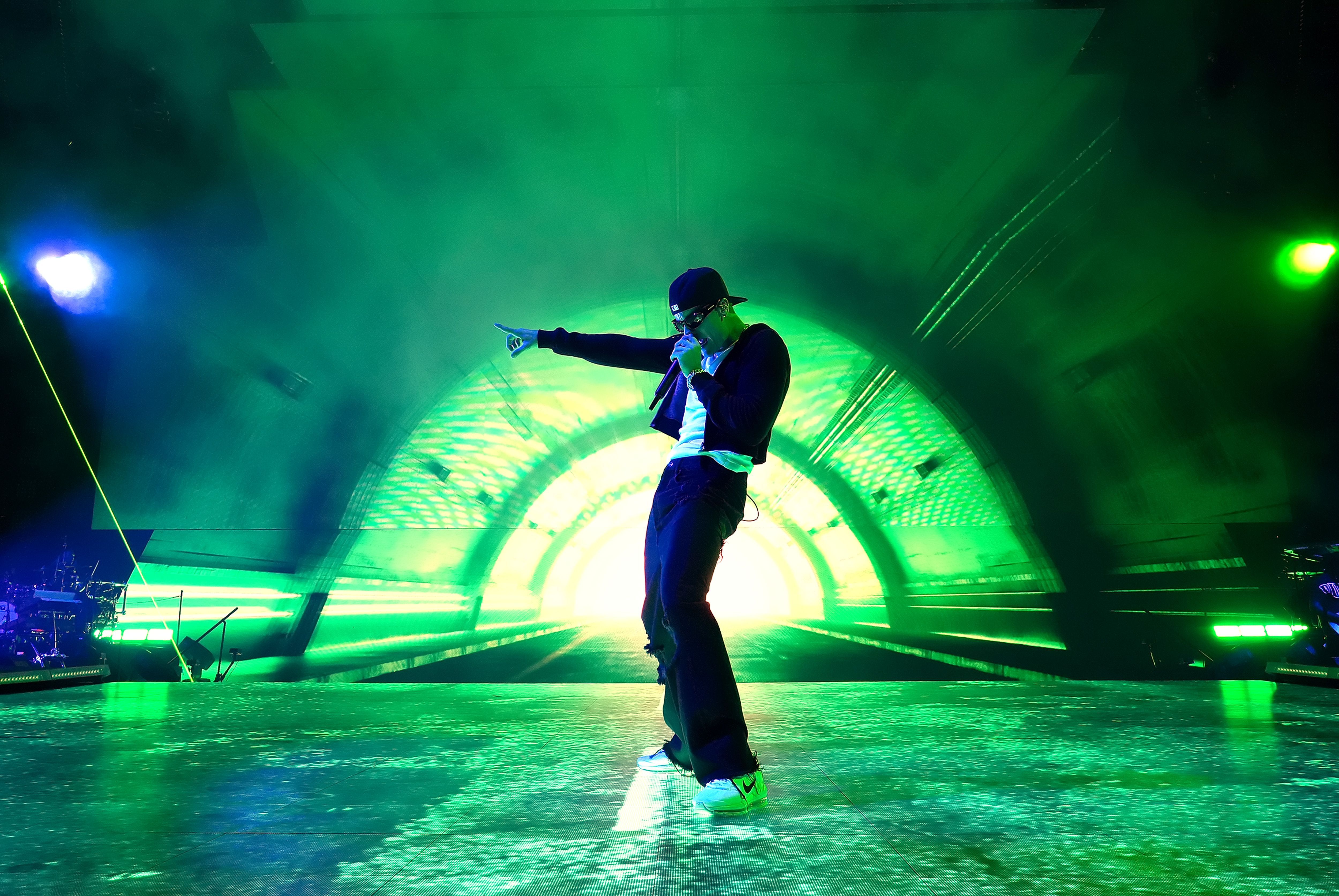 Justin Bieber interpretando una canción del disco Justice en concierto. Foto: Getty Images