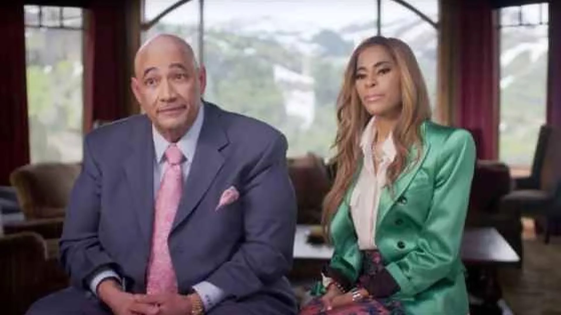 Pese a su matrimonio arreglado, Mary Cosby asegura estar enamorada de su esposo