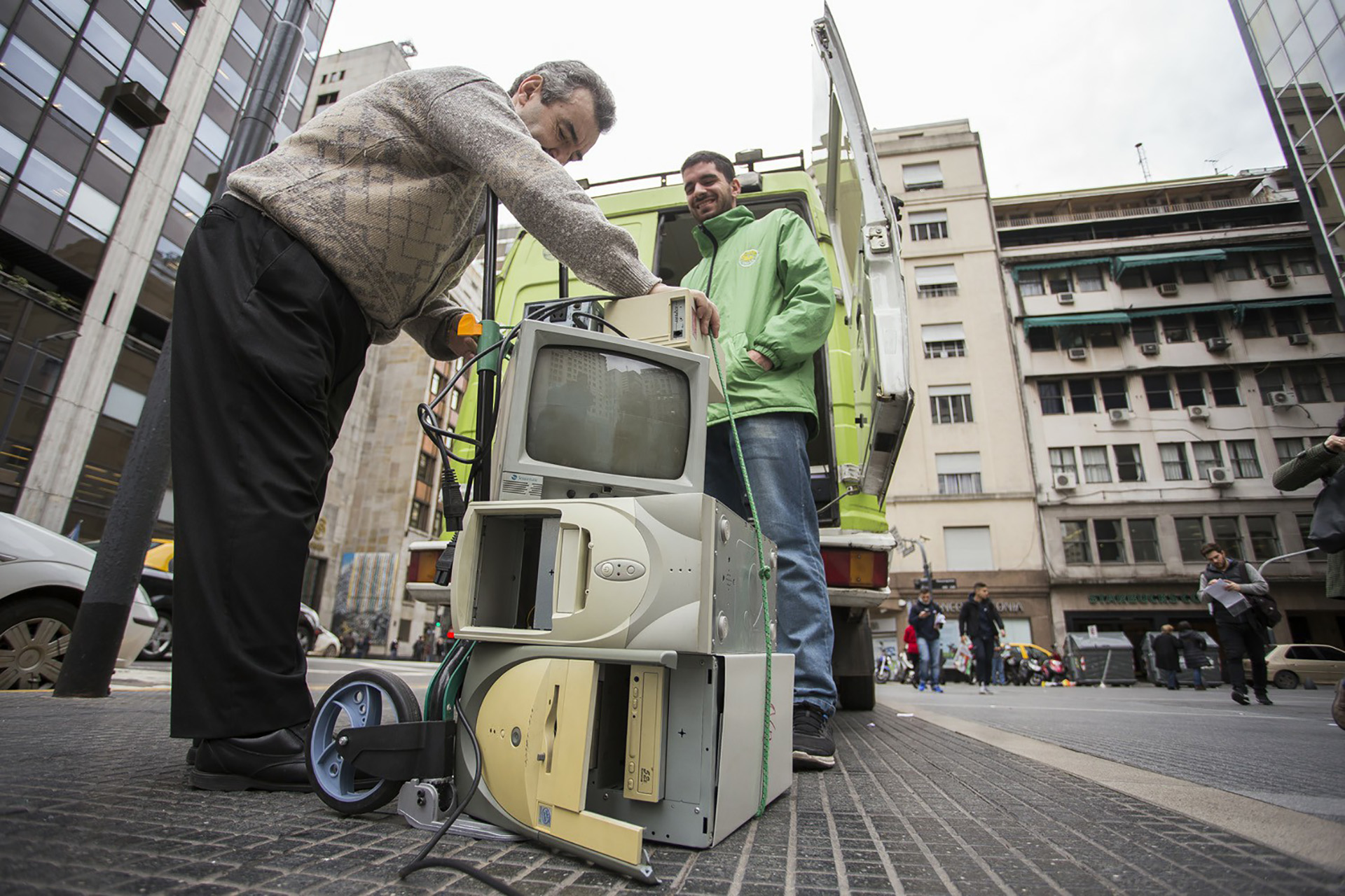 La apuesta de Sol.Ar es reemplazar baterías que se traen desde el exterior y que no tienen mucha más tecnología que la cordobesa (Gentileza SOL.AR y GCBA)
