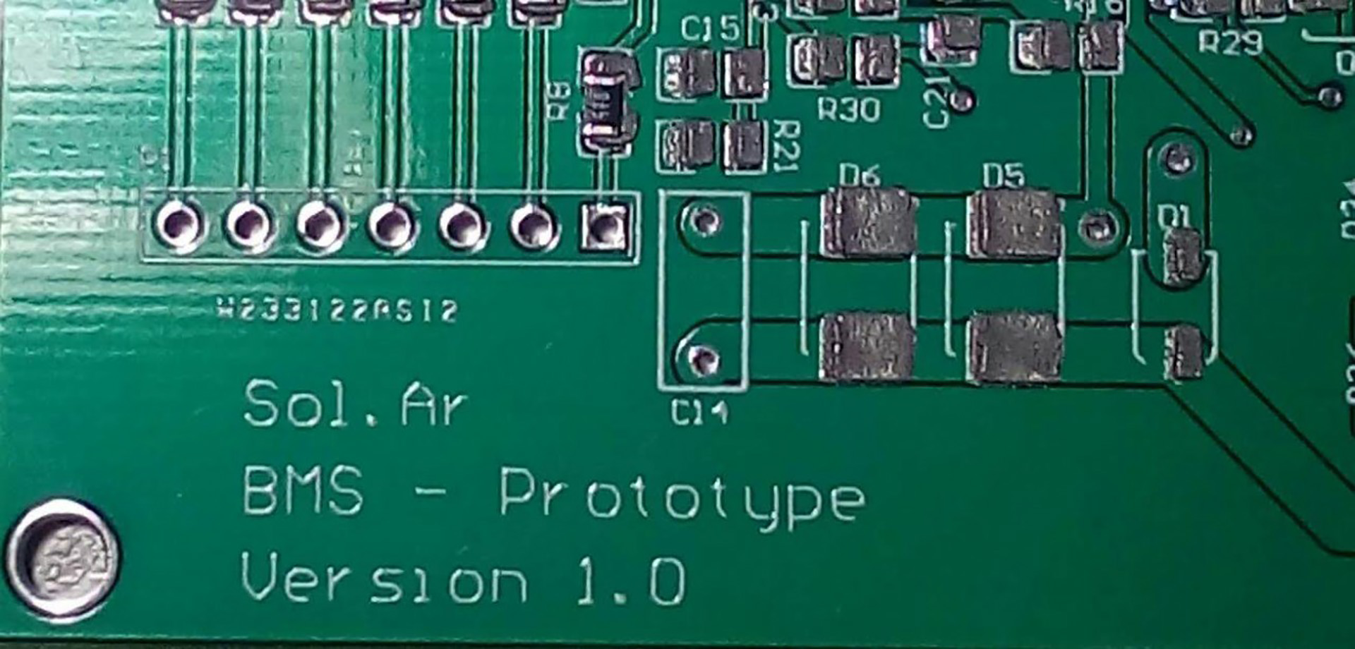La empresa ya tiene varios prototipos y empezó con la producción; aunque su idea inicial era fabricar unas 700.000 baterías al año, creen que en 2022, llegarán a la mitad de ese número (Gentileza SOL.AR y GCBA)