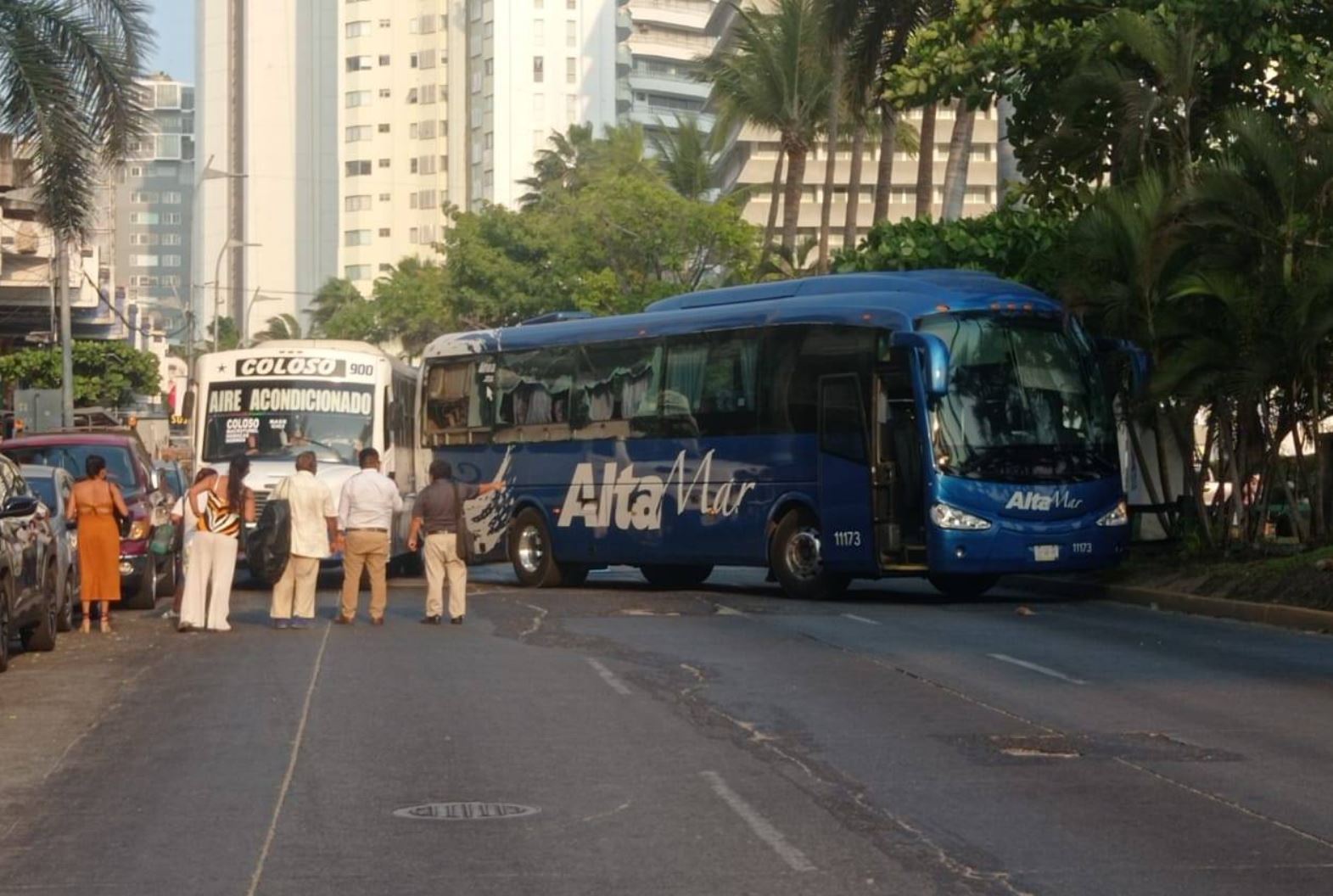 Al menos 18 puntos del puerto fueron bloqueados (Foto: @RedNoticias1)