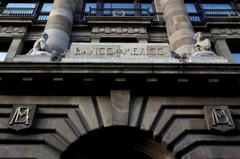 Imagen de archivo. El logo del banco central de México (Banxico) es visto es su edificio en el centro de Ciudad de México, México. 28 de febrero de 2019. REUTERS/Daniel Becerril//File Photo