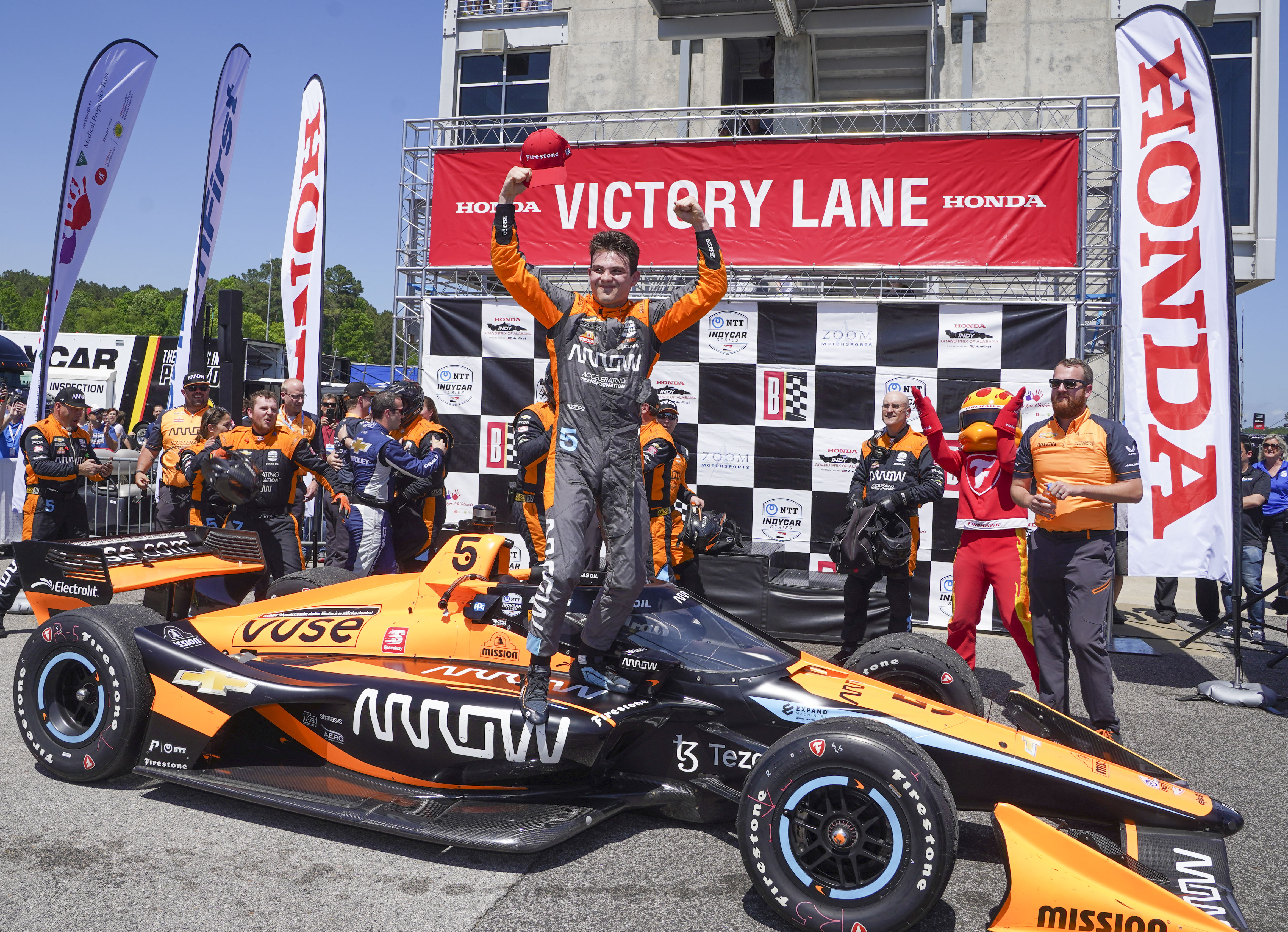 Patricio O'Ward ya ganó su primera carrera de la temporada 2022, en el Gran Premio de Alabama (Foto: Marvin Gentry/REUTERS)