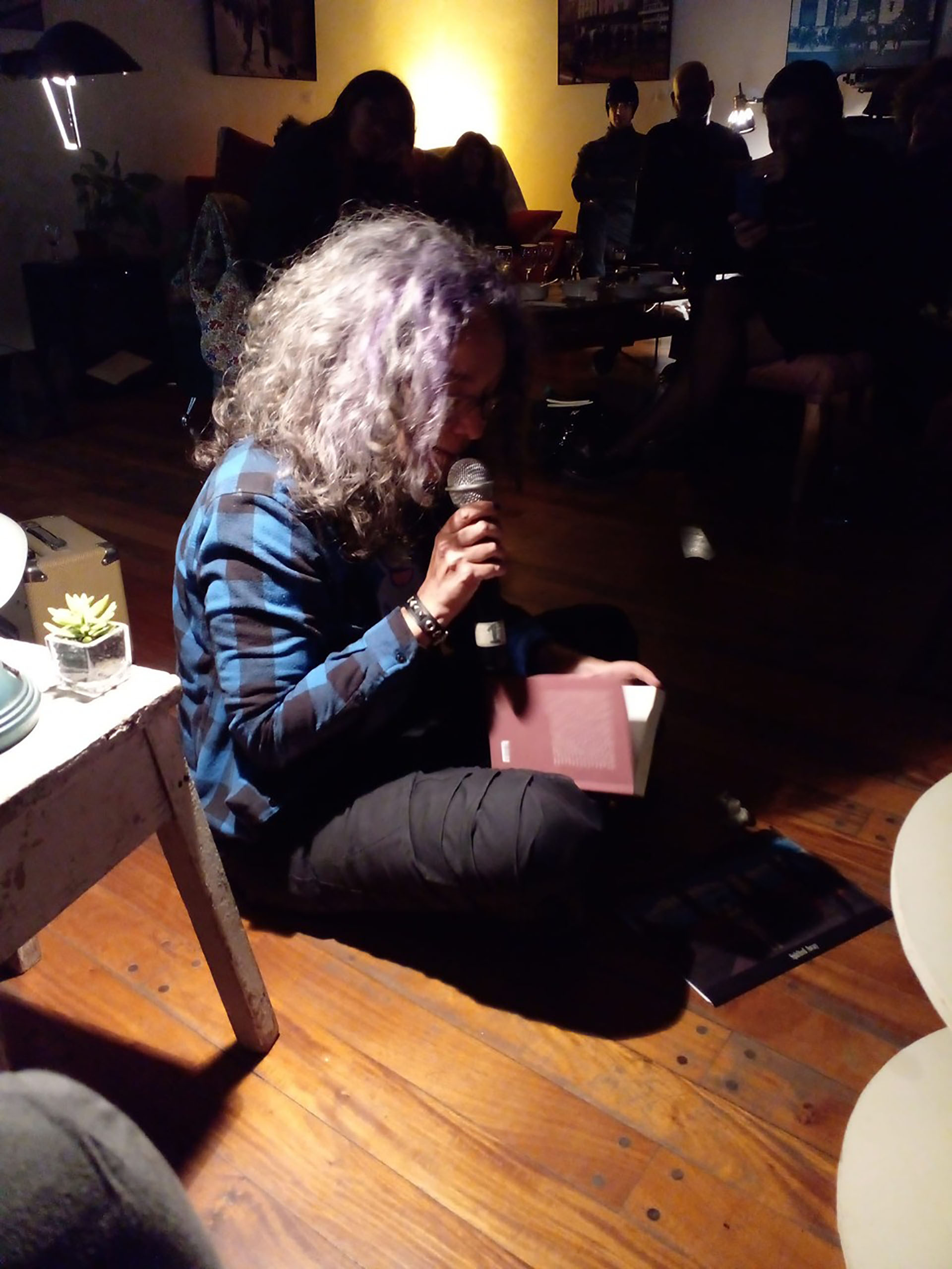 Tertulia poética en el Centro Cultural Marechal de Villa Tesei