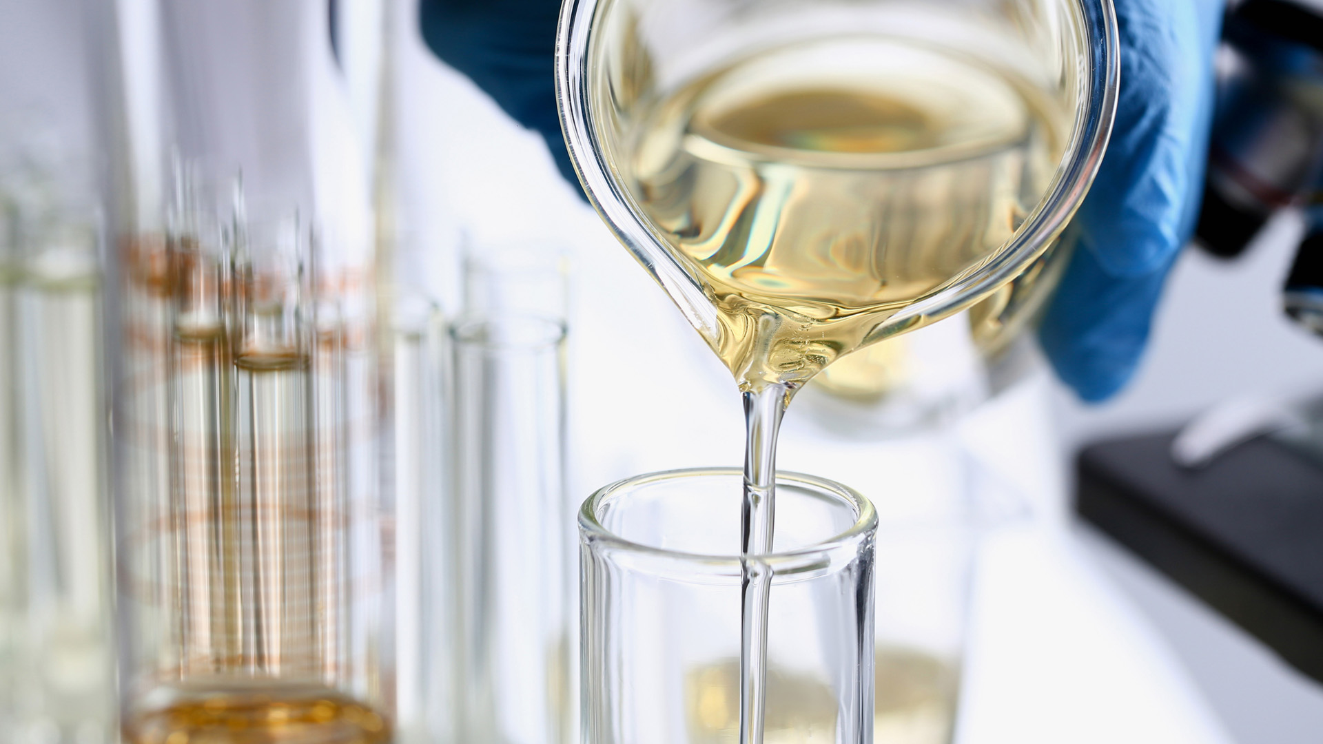 Los combustibles electrónicos, son la variante de los sintéticos que no generan emisiones de CO2, aunque se los acusa de emitir los mismos gases de NOx que los autos petroleros actuales