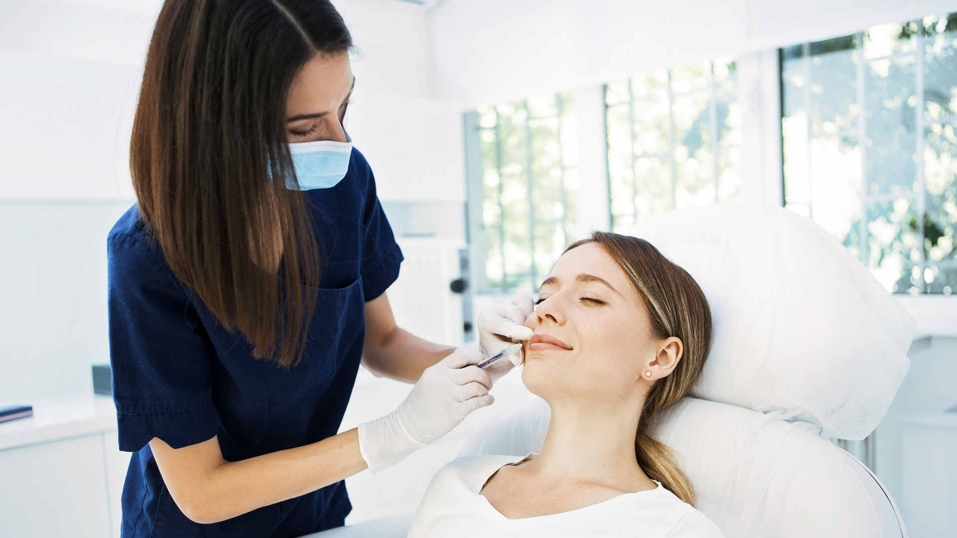 El ácido hialurónico es un tratamiento estético que puede usarse a cualquier edad