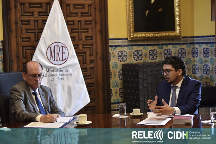Representante de la CIDH en reunión con el Canciller César Landa. (Foto: CIDH)