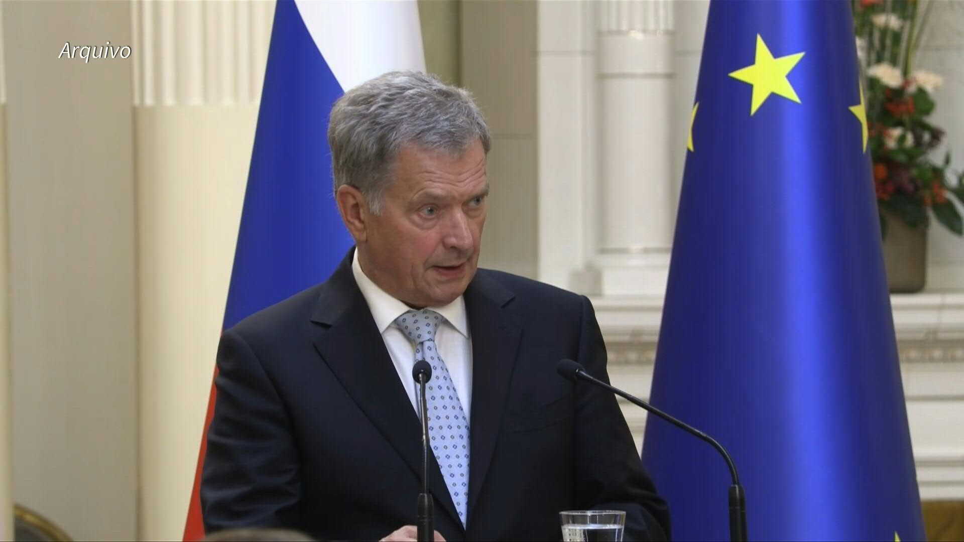 El presidente finlandés informó el sábado a su homólogo Vladimir Putin, de la inminente candidatura de su país a la OTAN, un paso que el dirigente ruso calificó de "error".