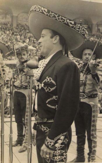 El sueño de Infante era convertirse en un artista desde la música, pero se le presentó la oportunidad de también ser actor y no la rechazó cuando se sintió preparado (Foto: Twitter/@MariachiVargas)