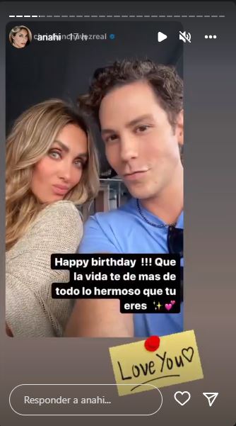 Anahí reposteó en sus historias de Instagram las felicitaciones que recibió. (Captura: @anahi/Instagram)