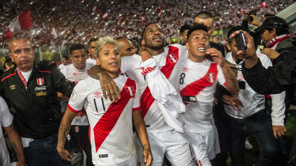 Farfán, Cueva y Ruidíaz tras clasificar a Rusia 2018.