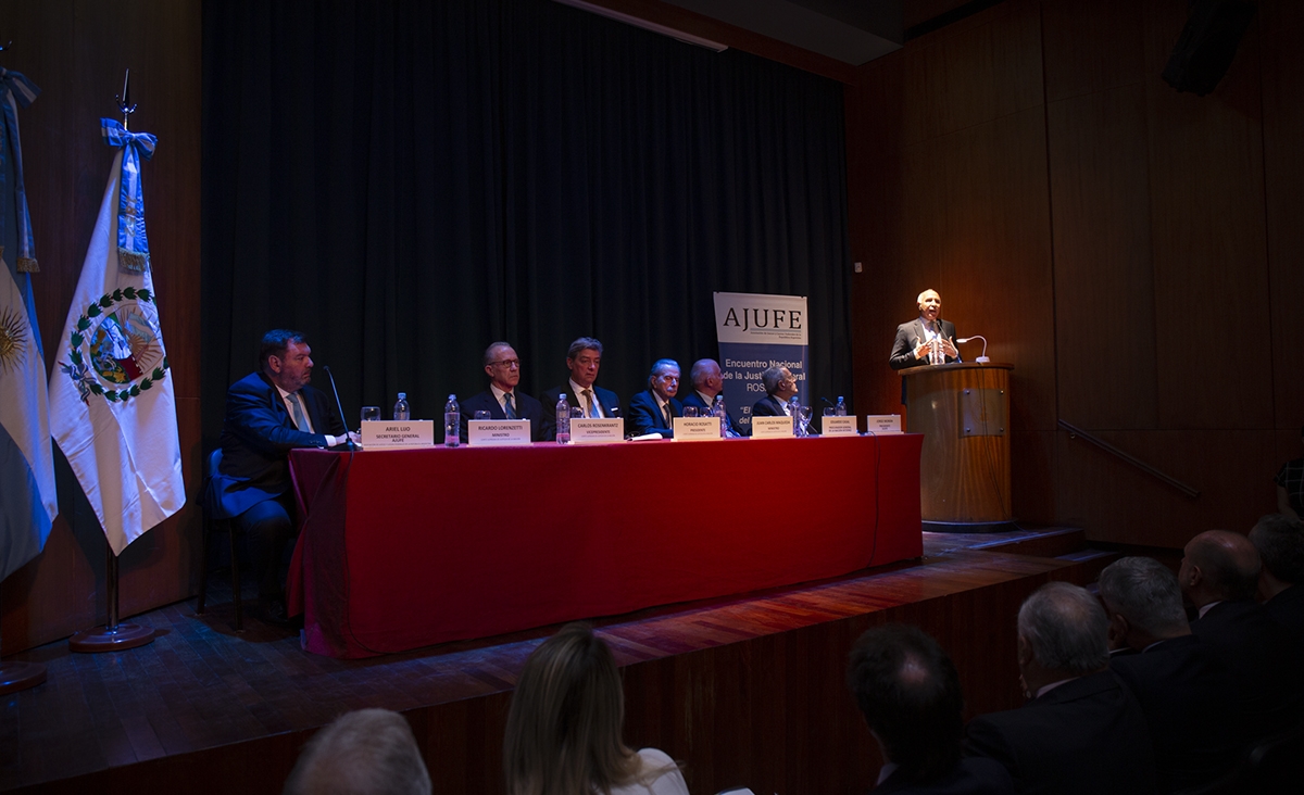 Ricardo Lorenzetti en el encuentro de Rosario que compartió con los otros tres jueces de la Corte y magistrados del fuero federal de todo el país.